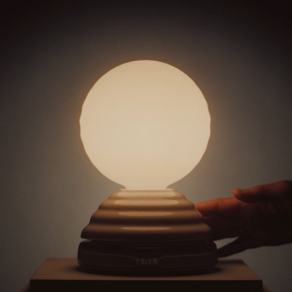 Neu: Wake Nachttischlampe von Tala