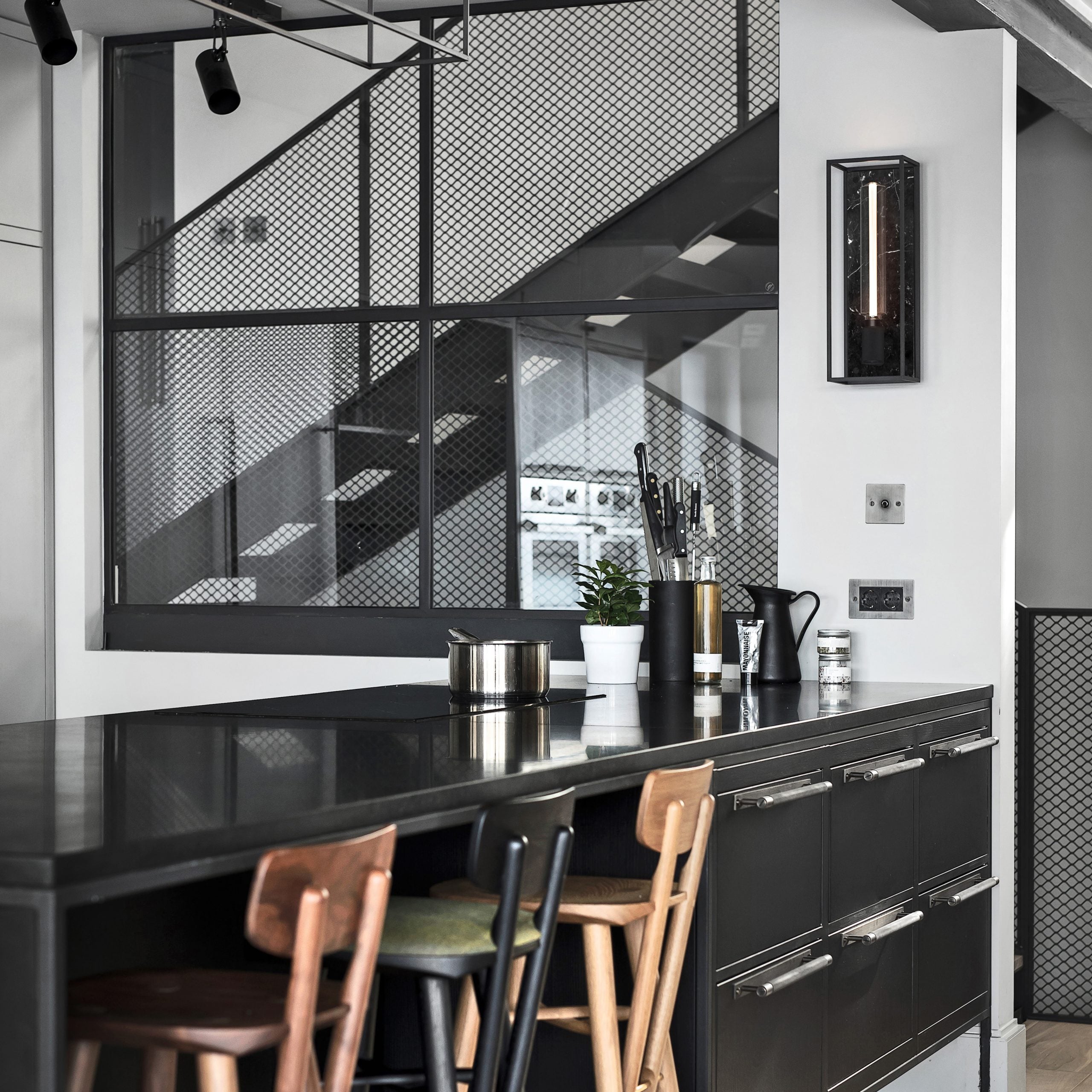 Mur en cage en marbre grand format