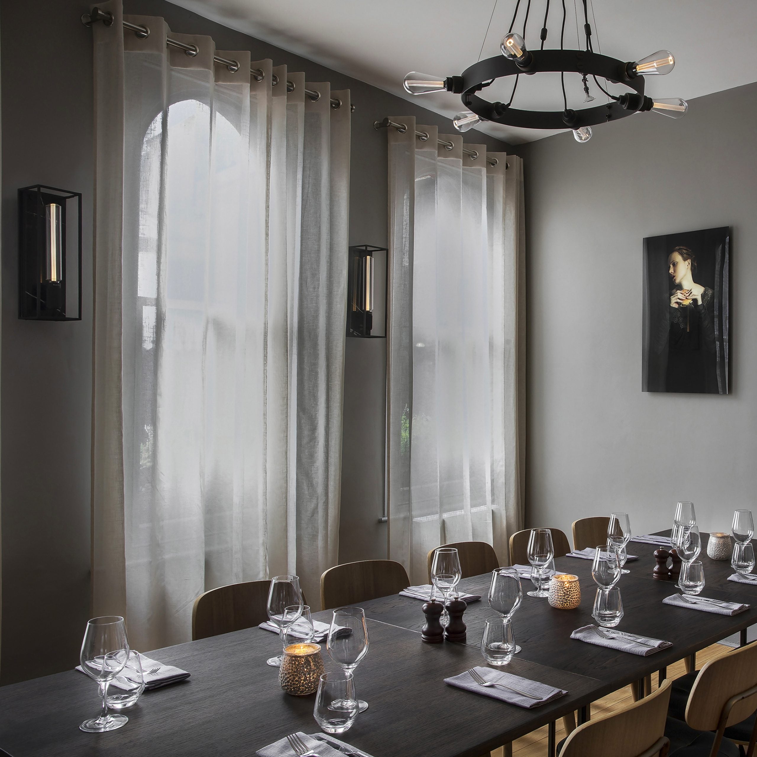 Mur en cage en marbre grand format