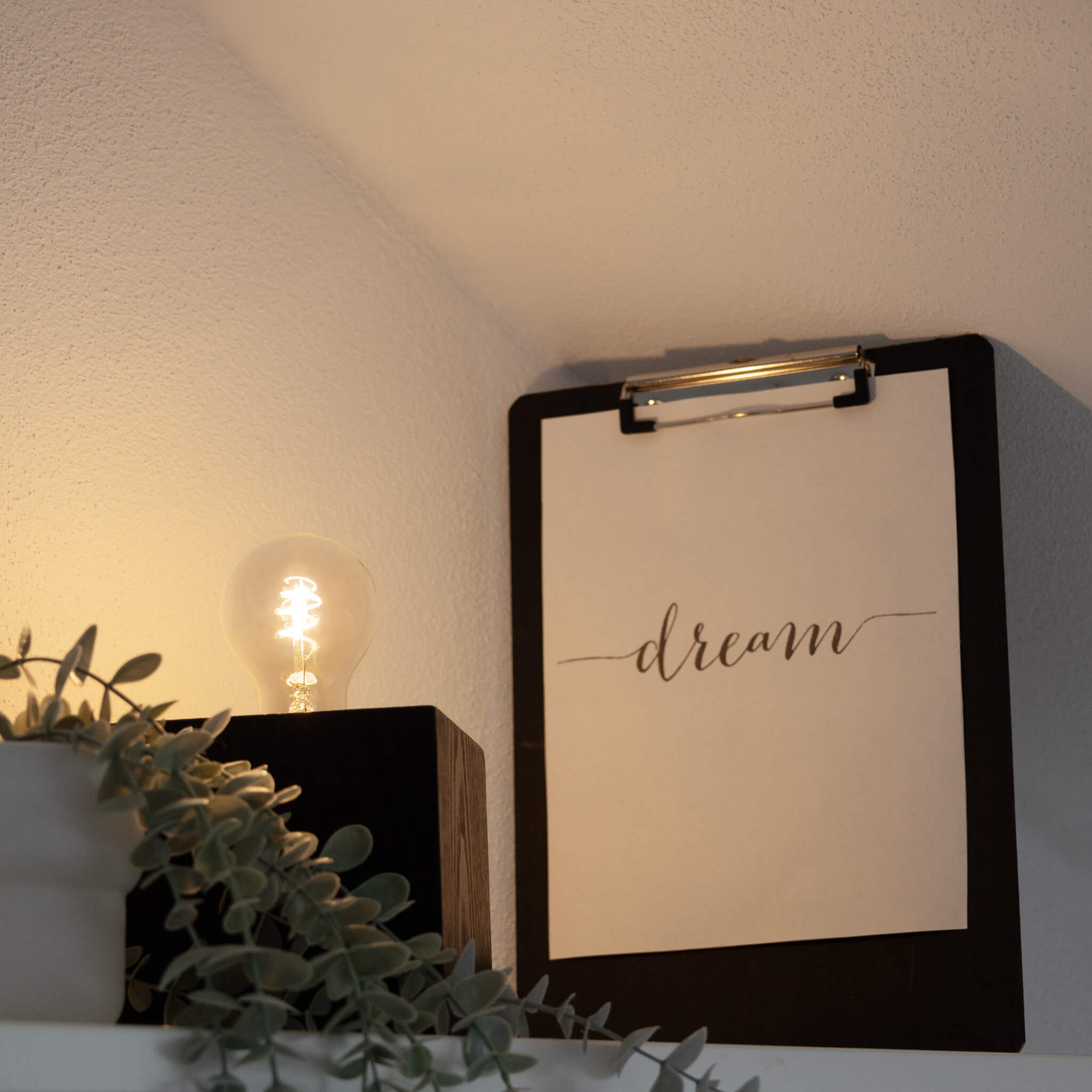 Thin Filament Elegant Bulb | 400lm