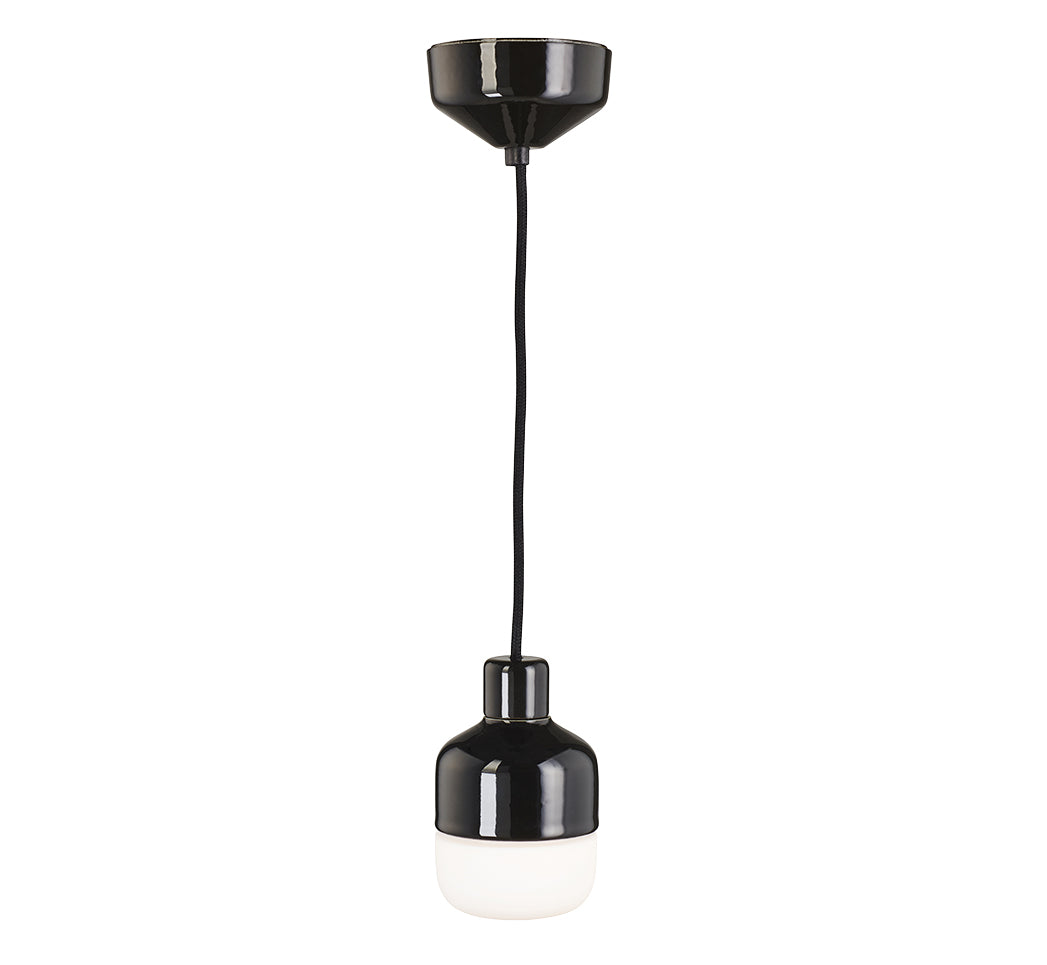 Ohm 100/155 Pendelleuchte schwarz matt opal | Ifö Electric