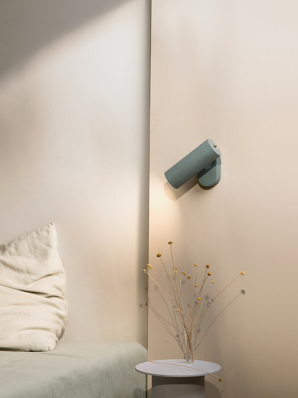 Théo | Spot de plafond encastré en béton