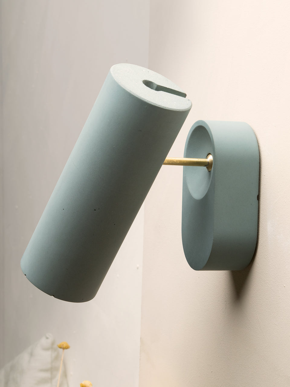 Théo | Spot de plafond encastré en béton
