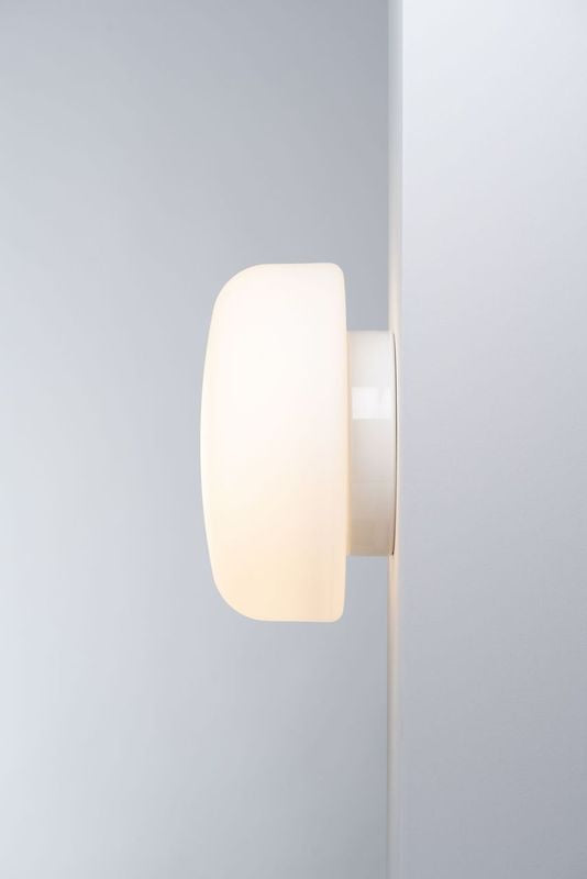 Solenne 320/170 Led DALI Wand-/ Deckenleuchte 3000K weiss matt opal | Ifö Electric an Wand montiert