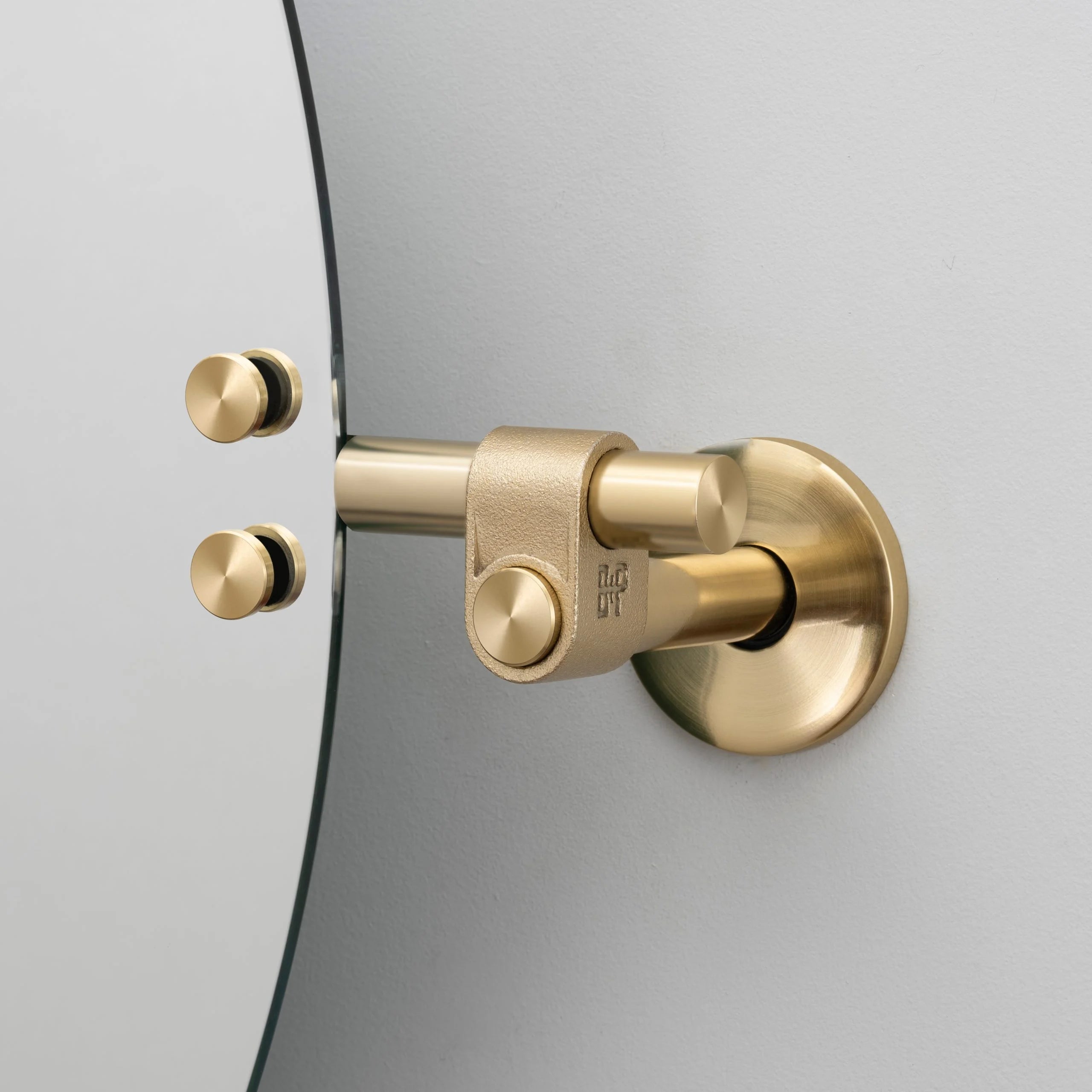 Detail Spiegel «Cast» | Buster & Punch Brass