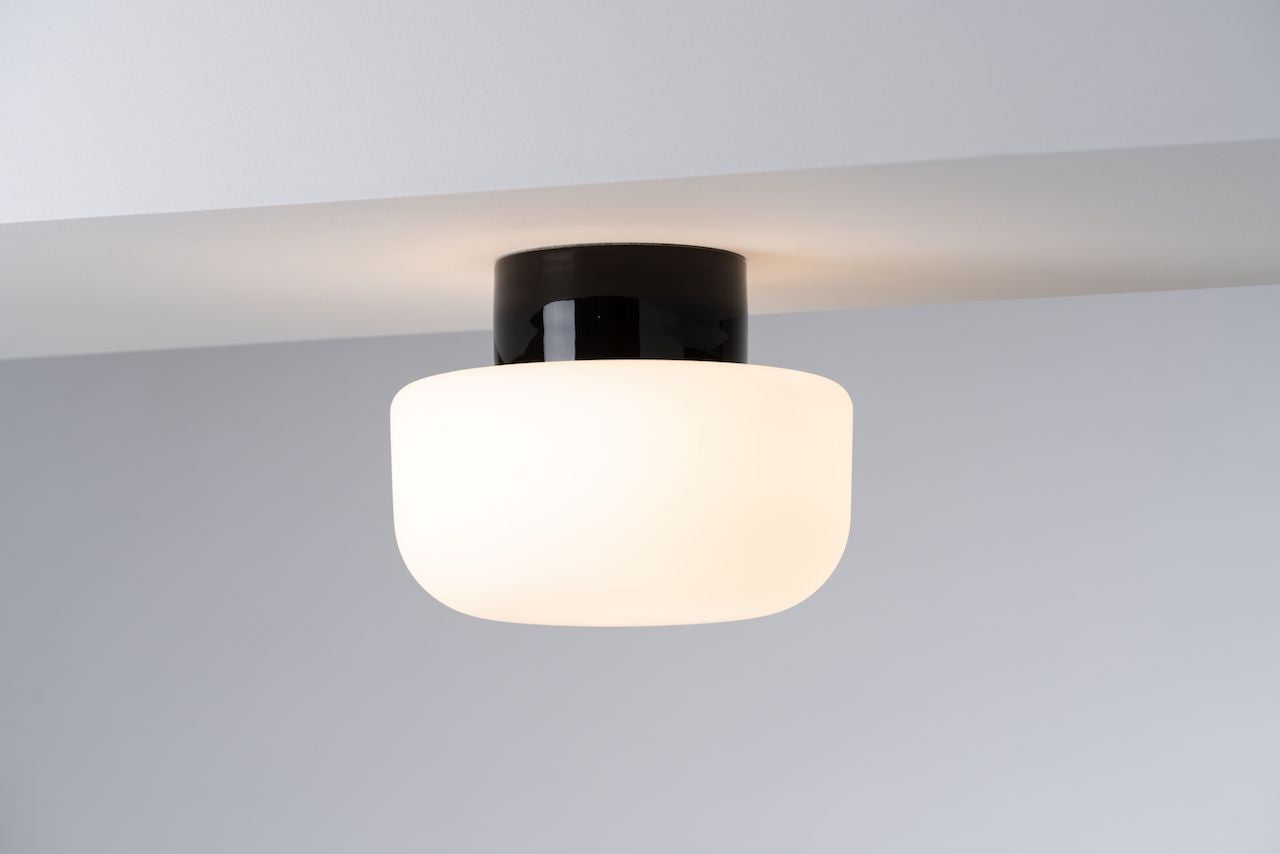 Solenne 210/165 Wand-/Deckenleuchte E27 schwarz matt opal | Ifö Electric an Decke montiert