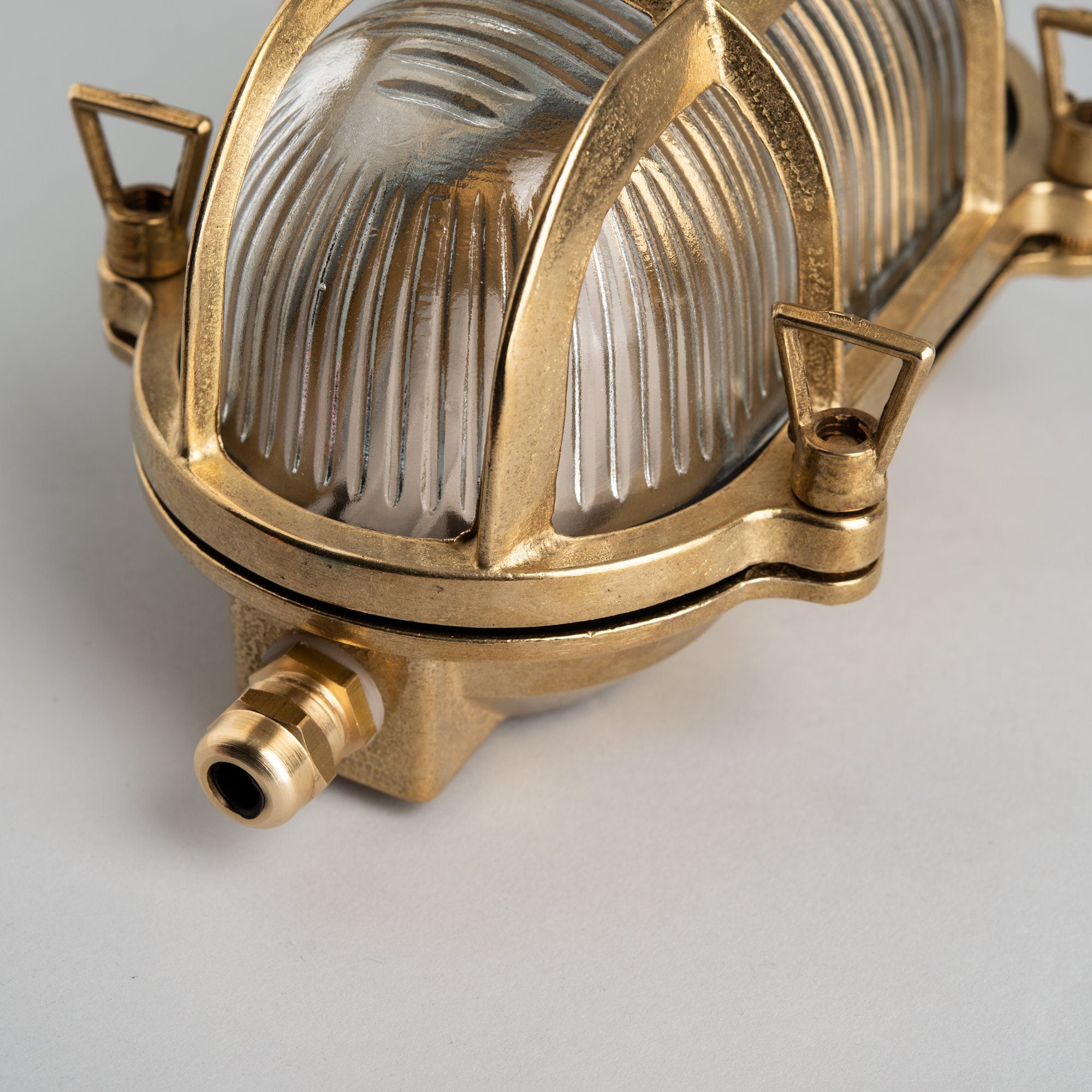 Lampe de sous-sol et d'extérieur Bulkhead laiton moyen E27