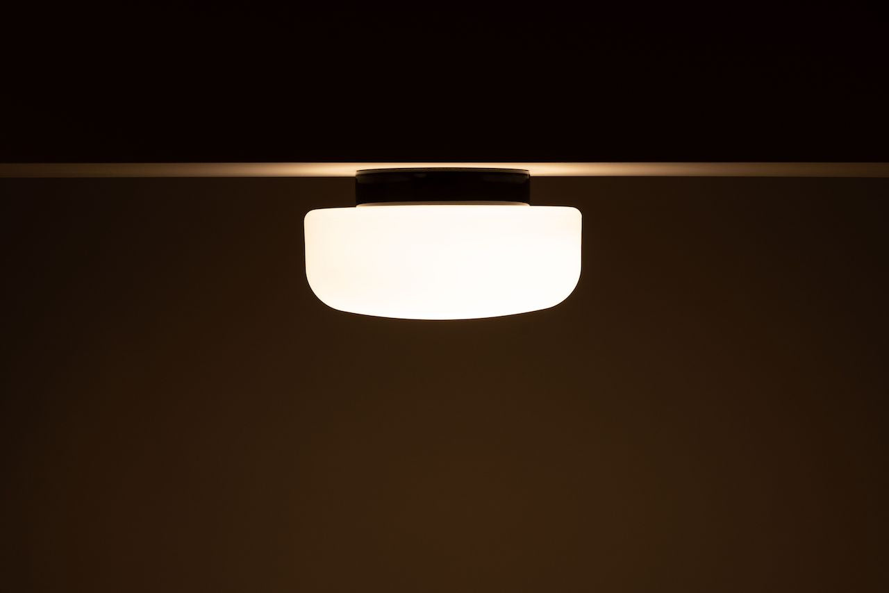 Solenne 320/170 Led Wand-/ Deckenleuchte 3000K schwarz | Ifö Electric an Decke montiert