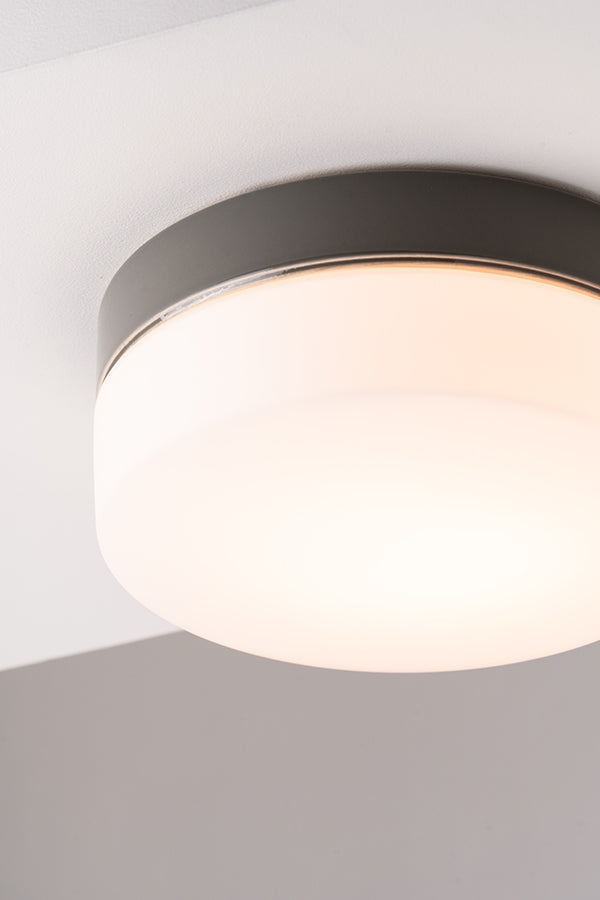 Opus 220/100 Led Porzellan Wand-/Deckenleuchte 3000K matt opal Ø 184mm IP44 | Ifö Electric