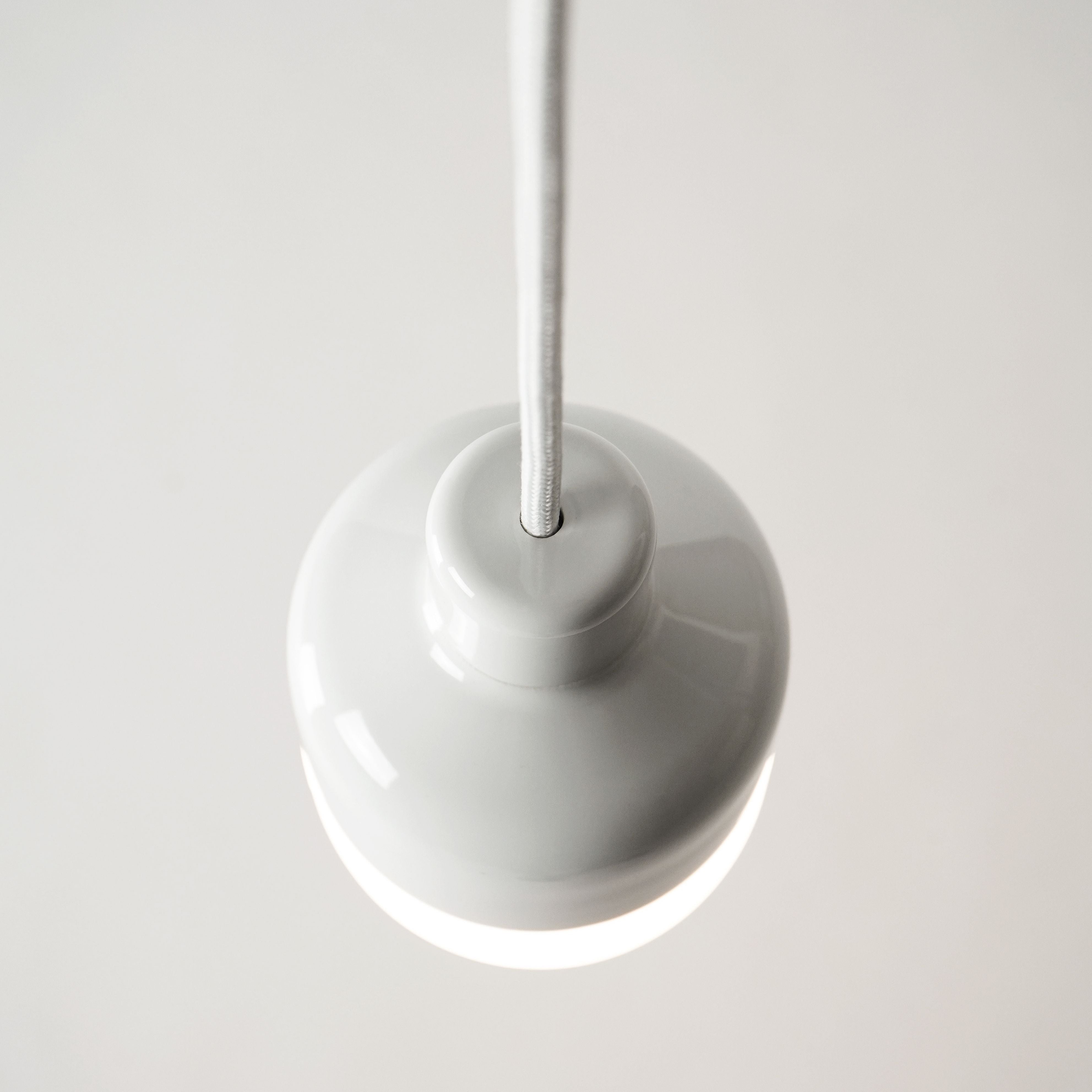 Ohm 100/155 Pendelleuchte weiss matt opal | Ifö Electric