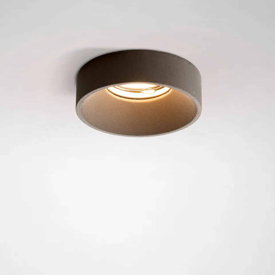 Teo | Deckenspot Unterputz Beton