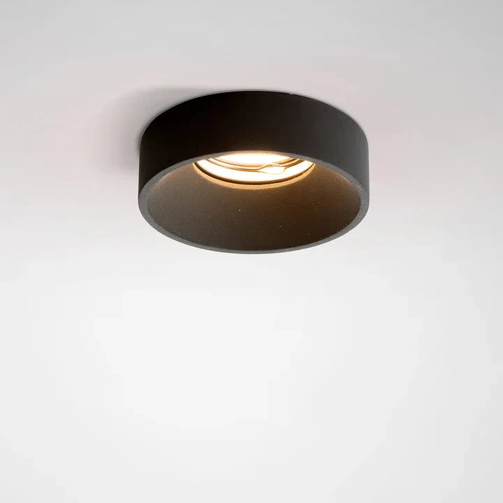 Teo | Deckenspot Unterputz Beton