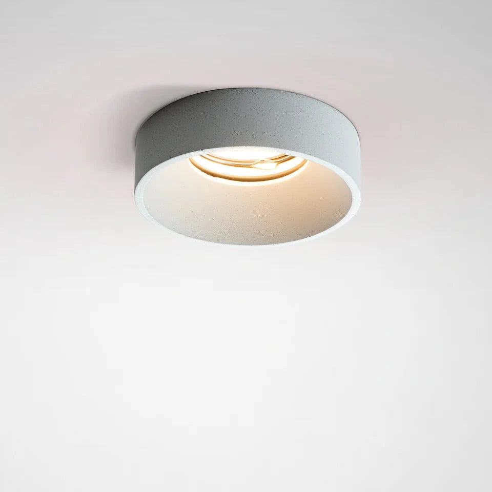 Teo | Deckenspot Unterputz Beton