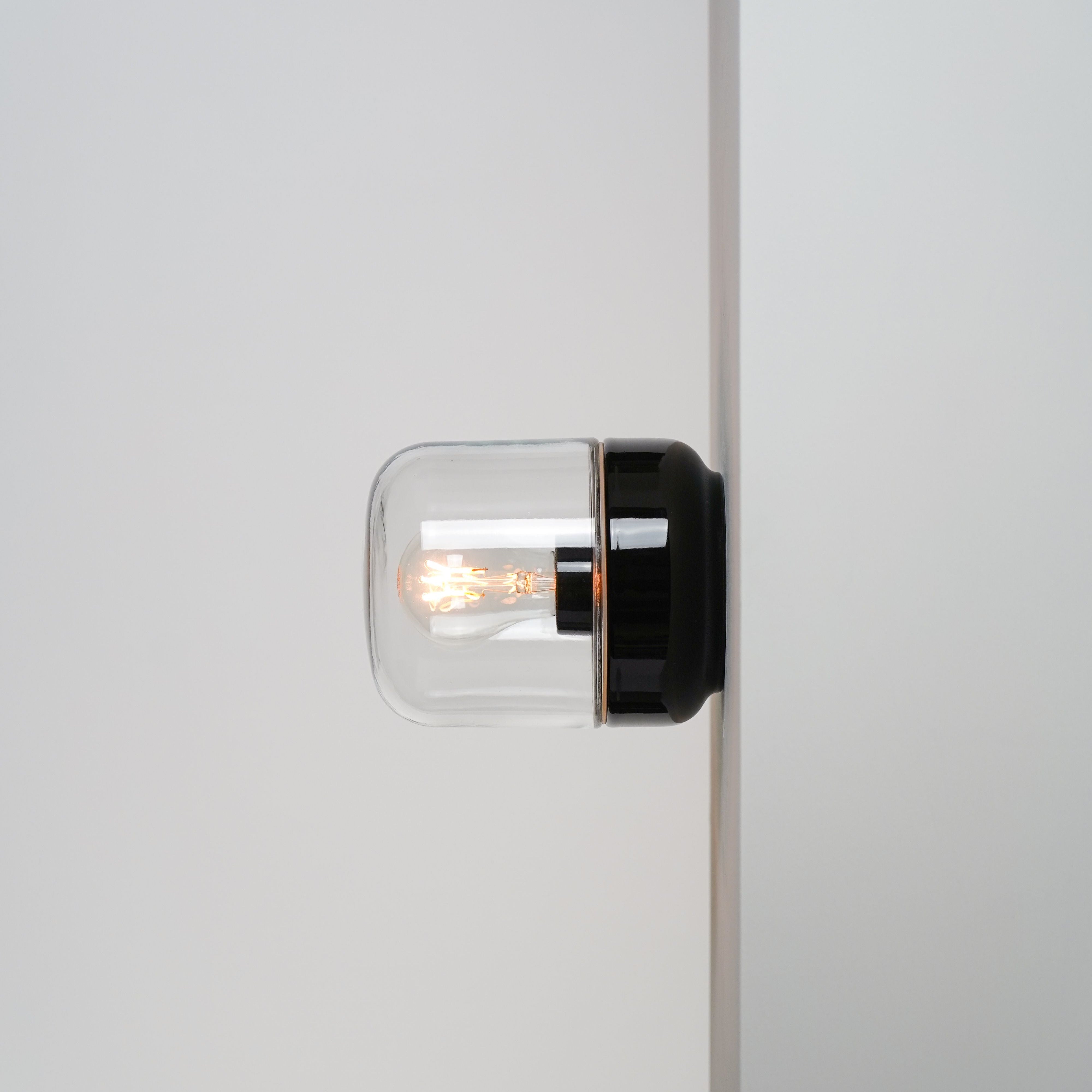 Ohm 140/170 Wand-/Deckenleuchte Klarglas schwarz | Ifö Electric