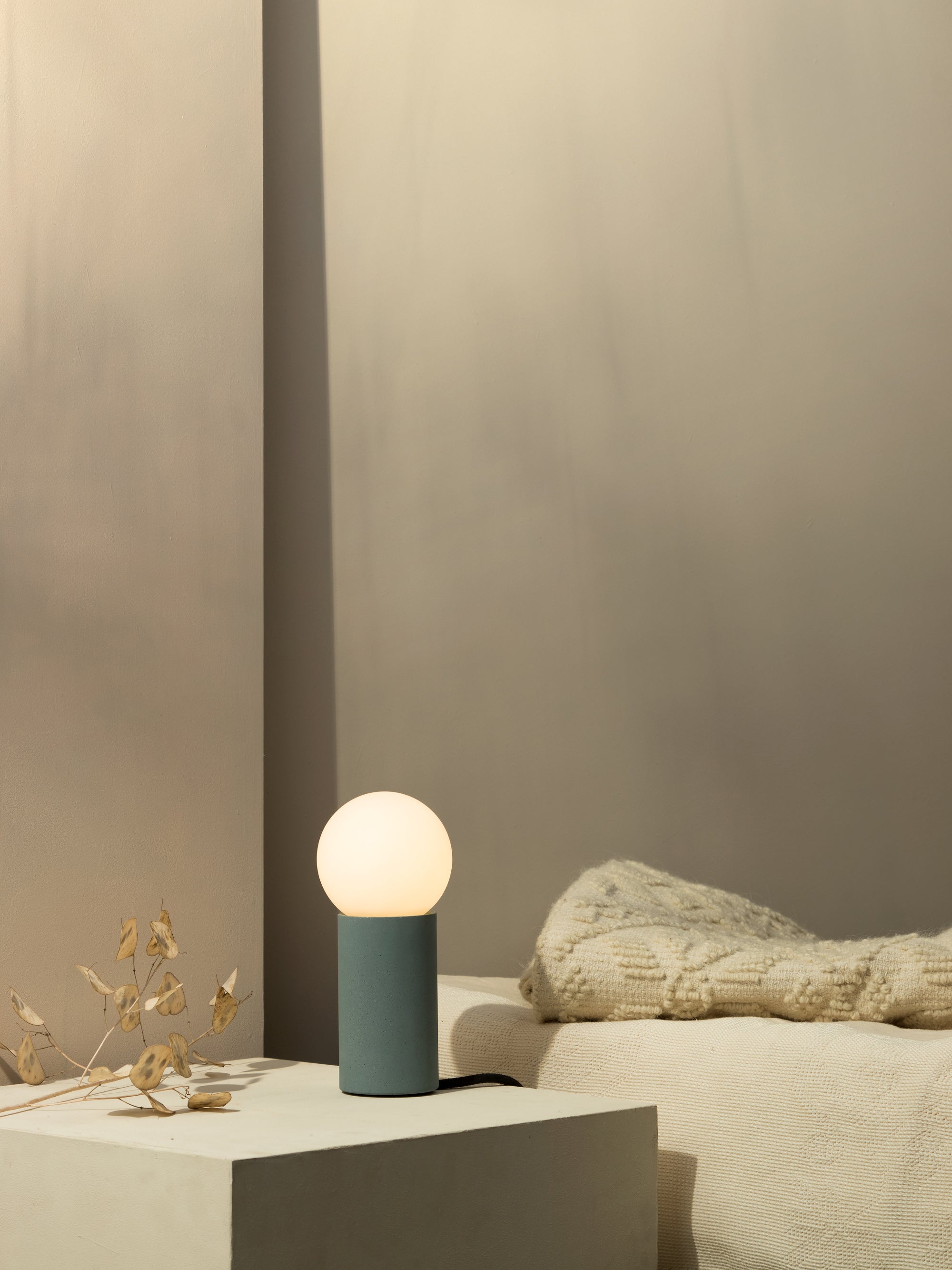 Léna | Lampe de table en béton E27