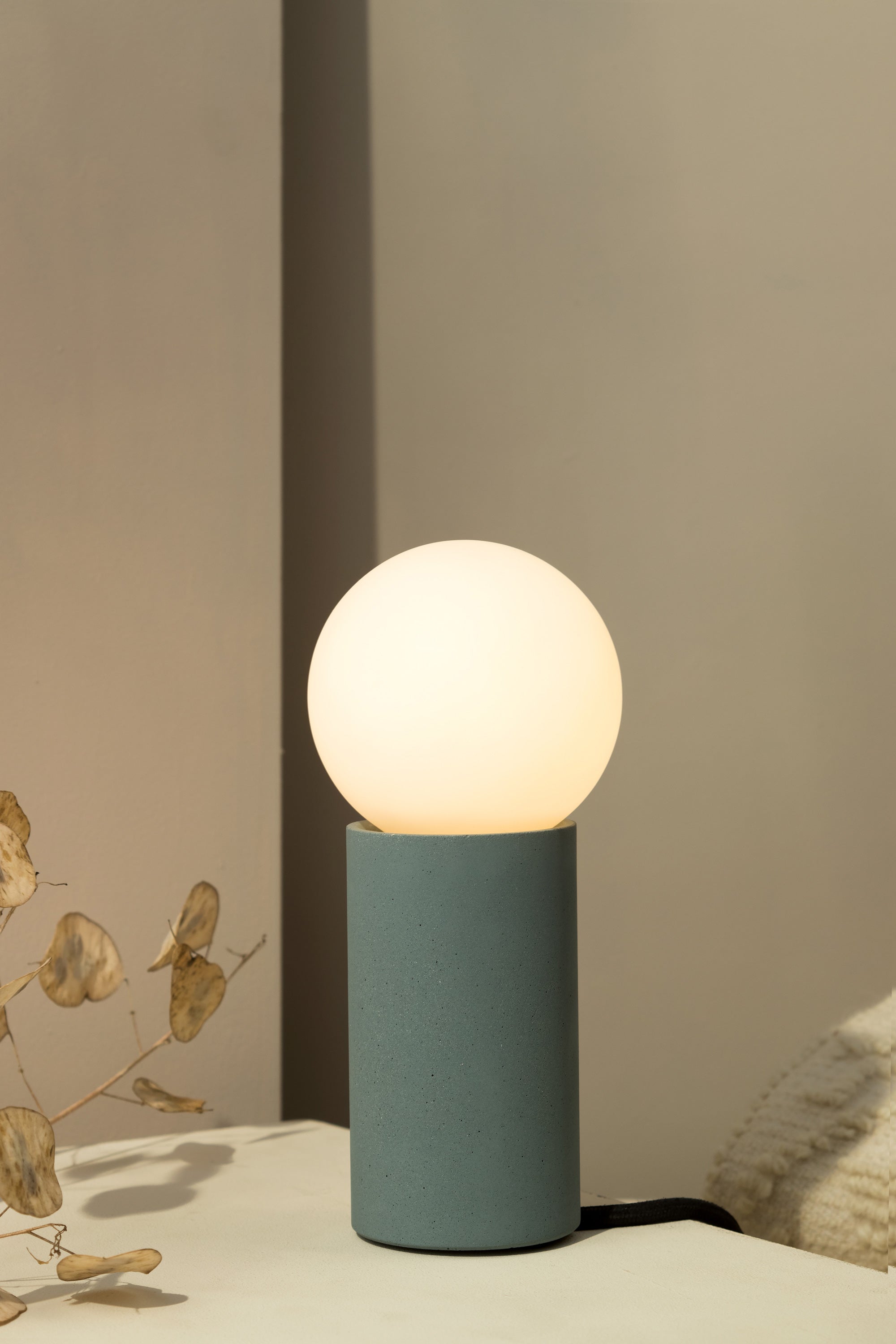 Léna | Lampe de table en béton E27