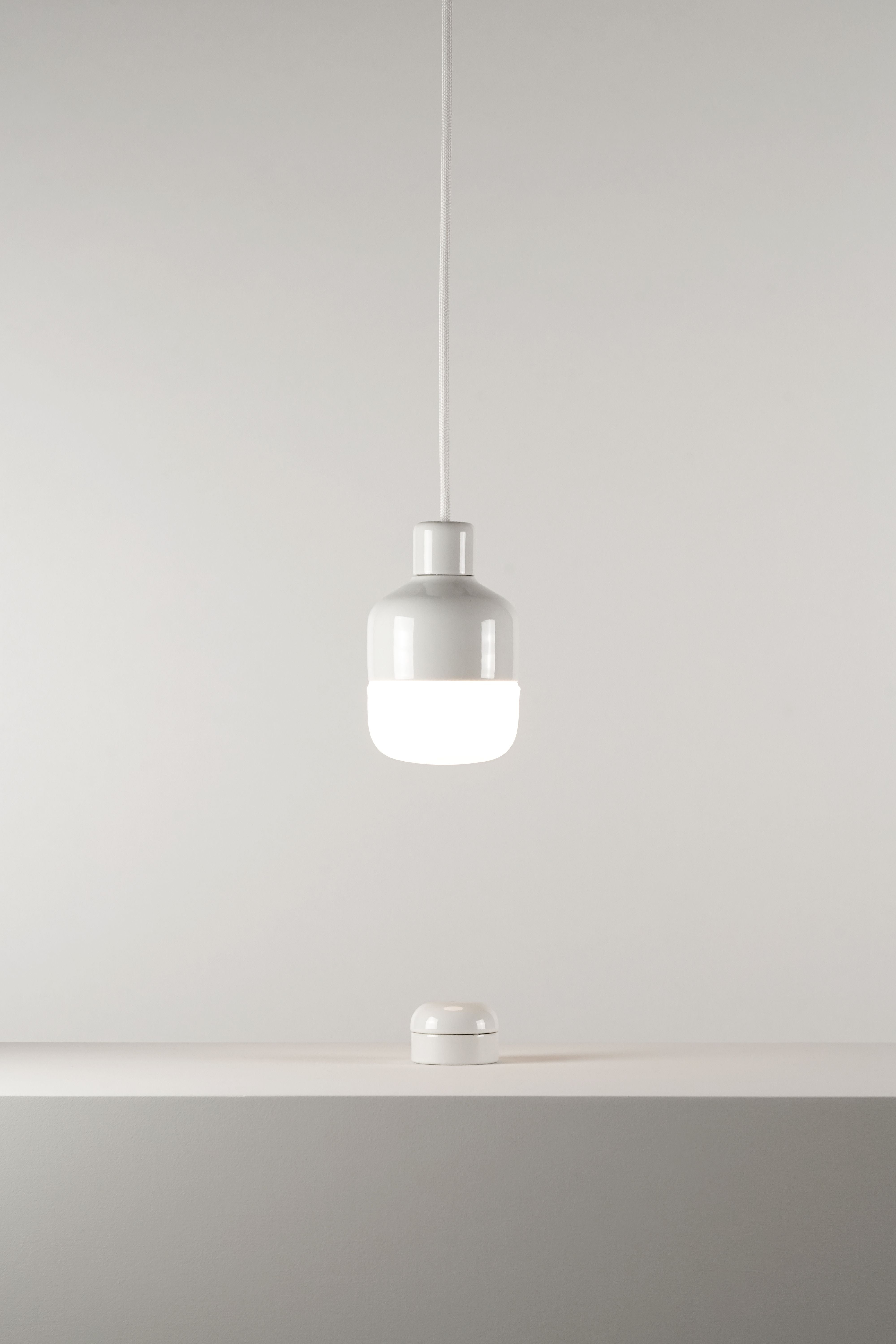 Ohm 100/155 Pendelleuchte weiss matt opal | Ifö Electric