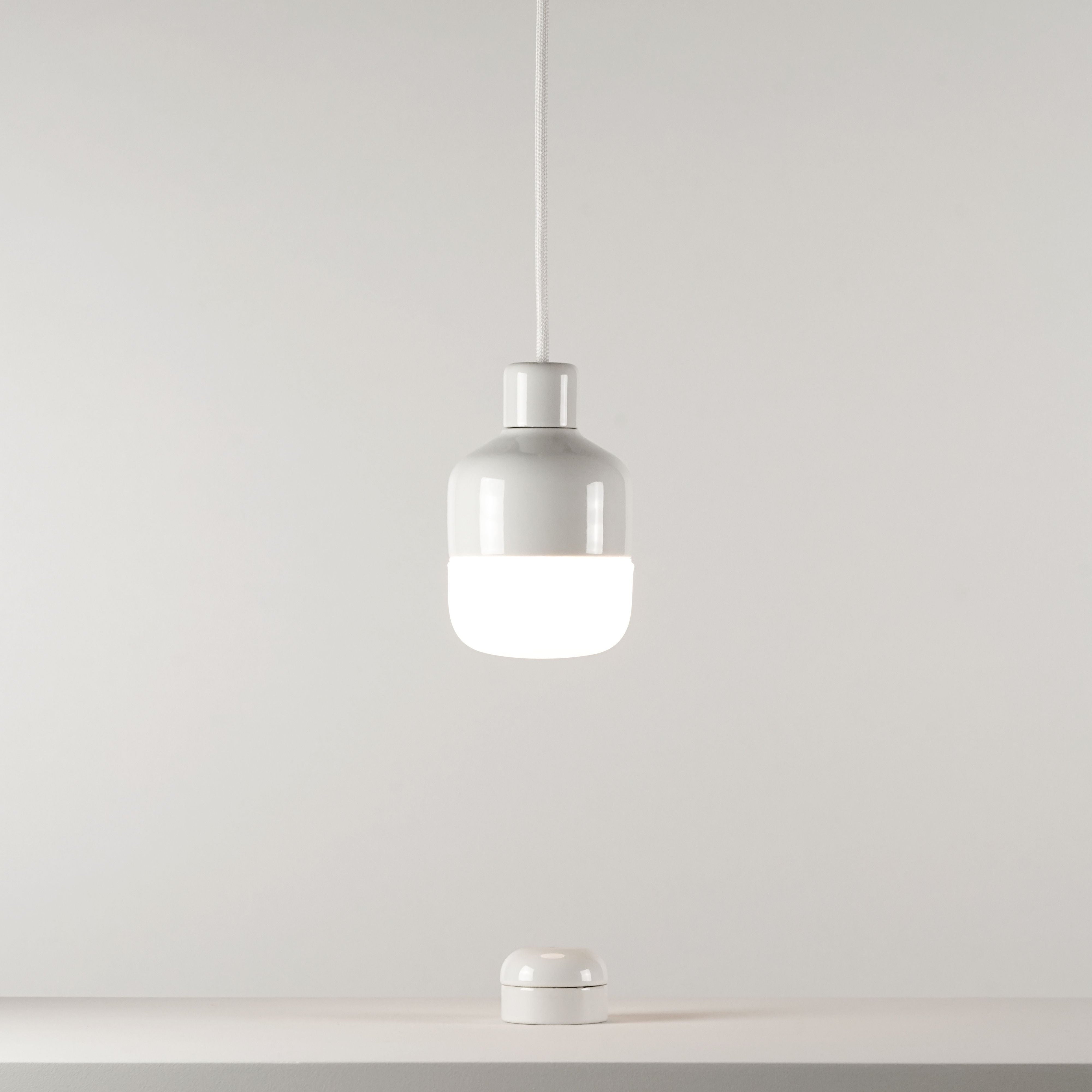 Ohm 100/155 Pendelleuchte weiss matt opal | Ifö Electric