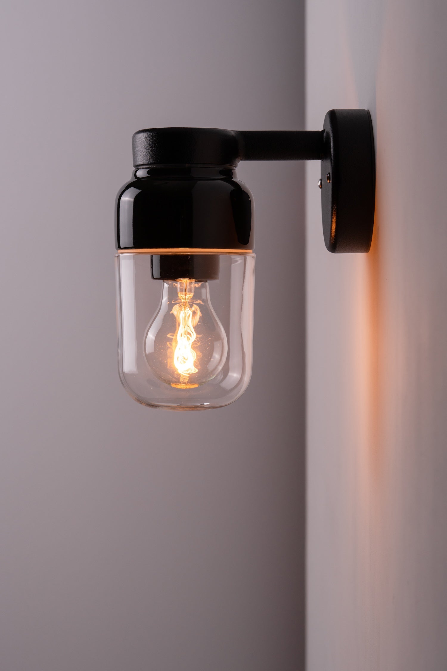 Ohm wall light 100/210 Ø84.5mm clear glass IP44 | Ifö Electric