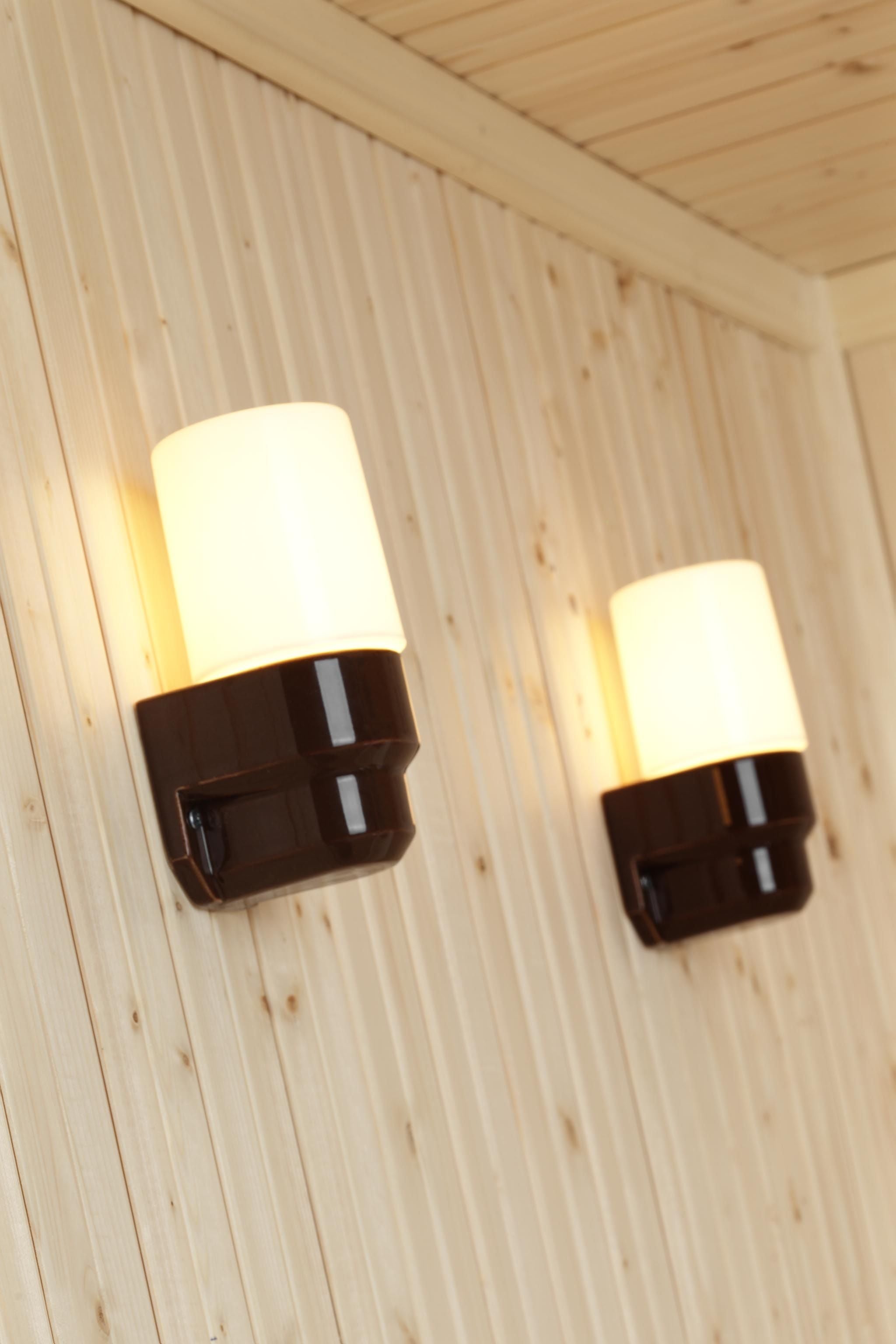 Zwei Classic Sauna E14 Wandleuchte – Porzellanleuchte IP55 | Ifö Electric an Saunawand