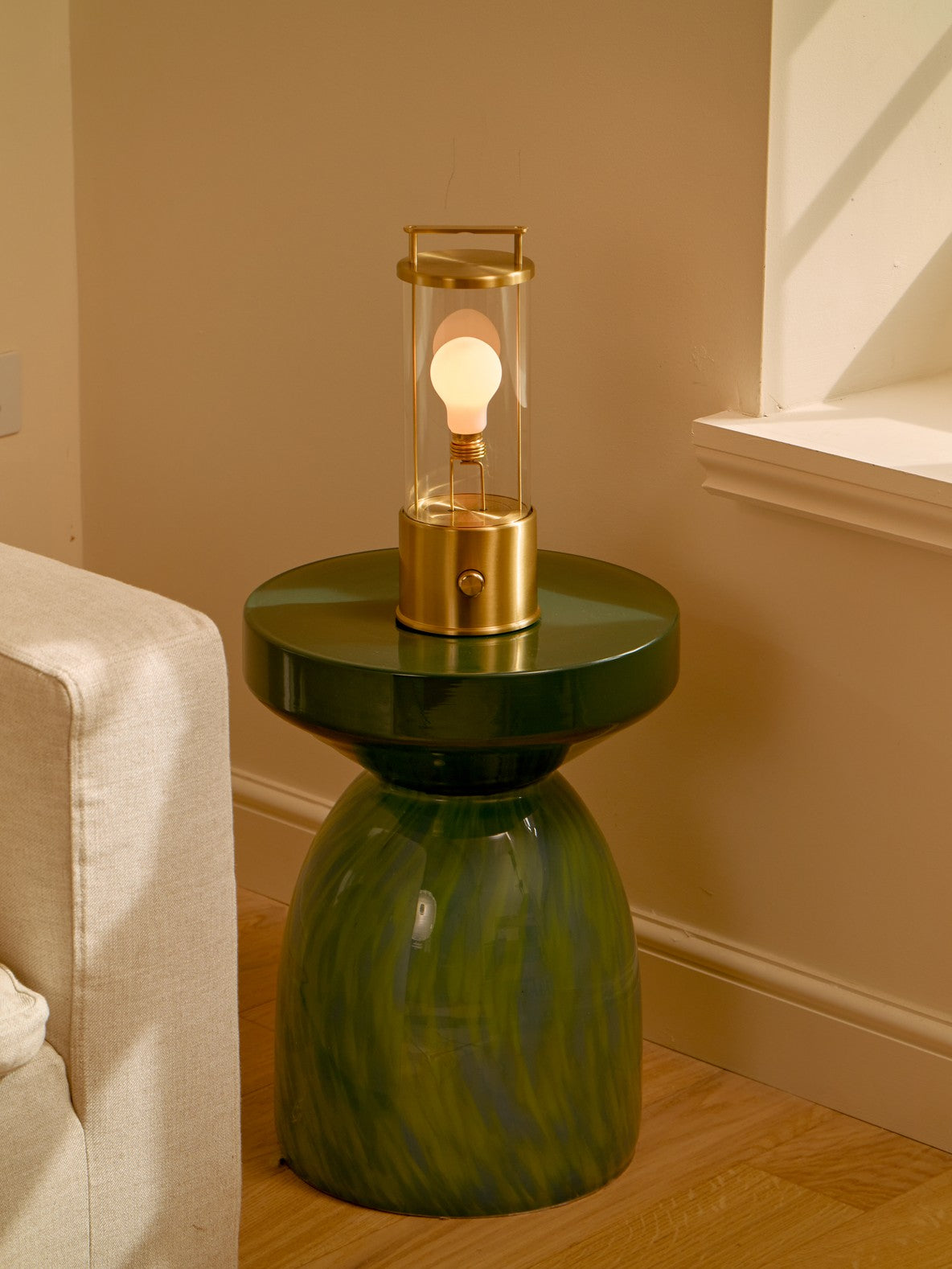 The Muse Akkulaterne 2.0 Solid Brass | Tala