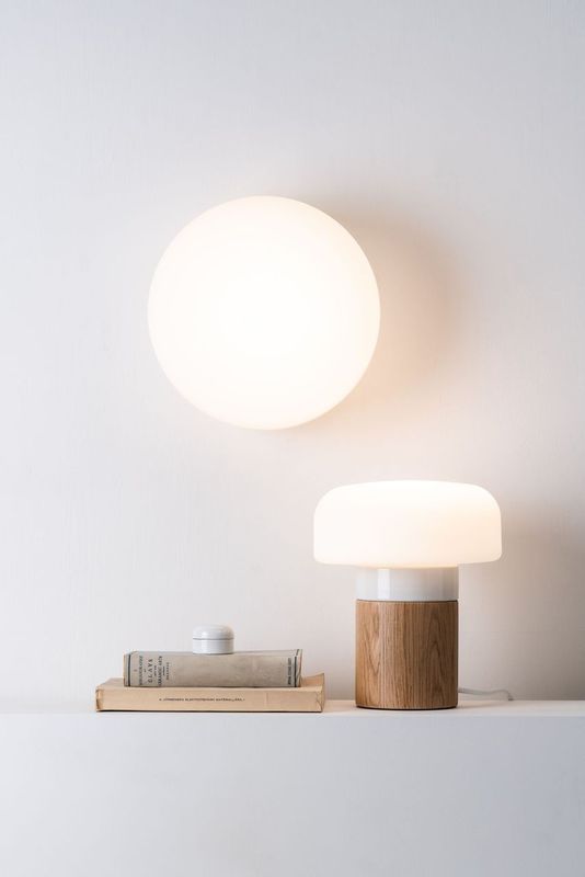 Solenne Sideboard 250/315 LED Casambi 3000K weiss | Ifö Electric vor Wand