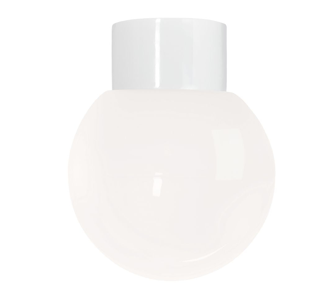 Classic Globe 180 Wandleuchte mit geradem Sockel von Ifö Electric – weisser Porzellansockel mit glänzend opalem Glas