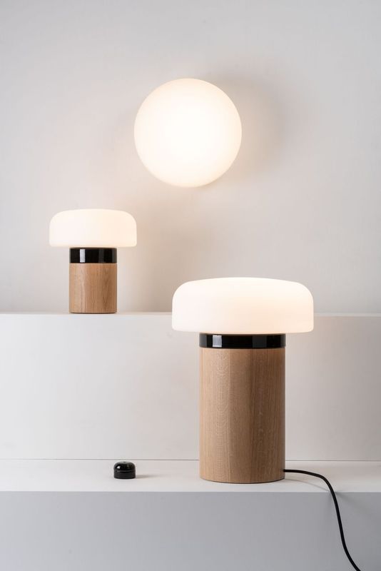 Solenne Sideboard 250/315 LED Casambi 3000K schwarz | Ifö Electric im Vergleich zur Solenne Floor Stehleuchte 360/50