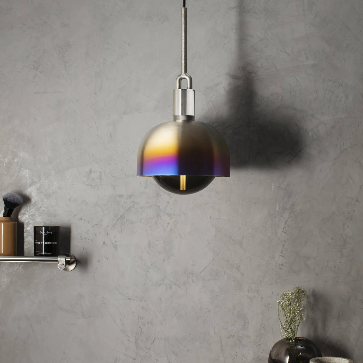 Buster + Punch Forked Pendant Medium in Burnt Steel mit Rauchglas-Globus und Metallschirm