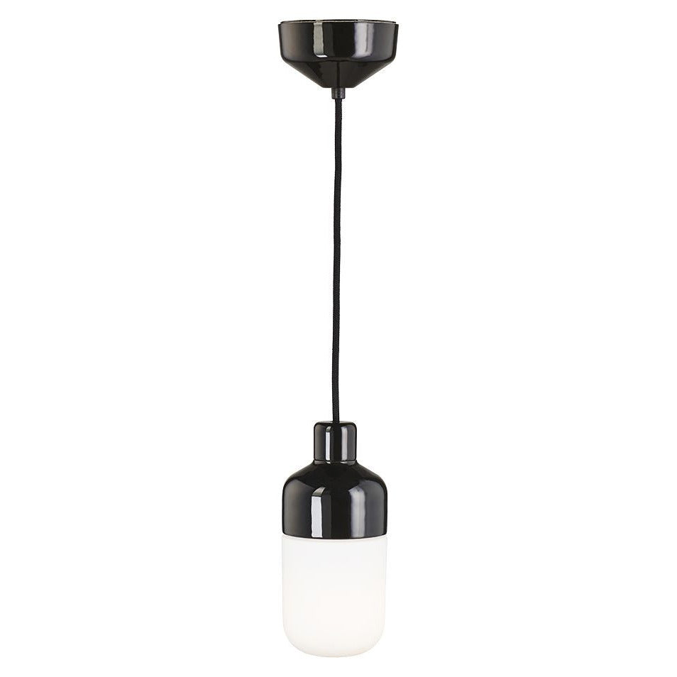 Ohm Pendelleuchte Porzellan 100/215 schwarz matt opal | Ifö Electric