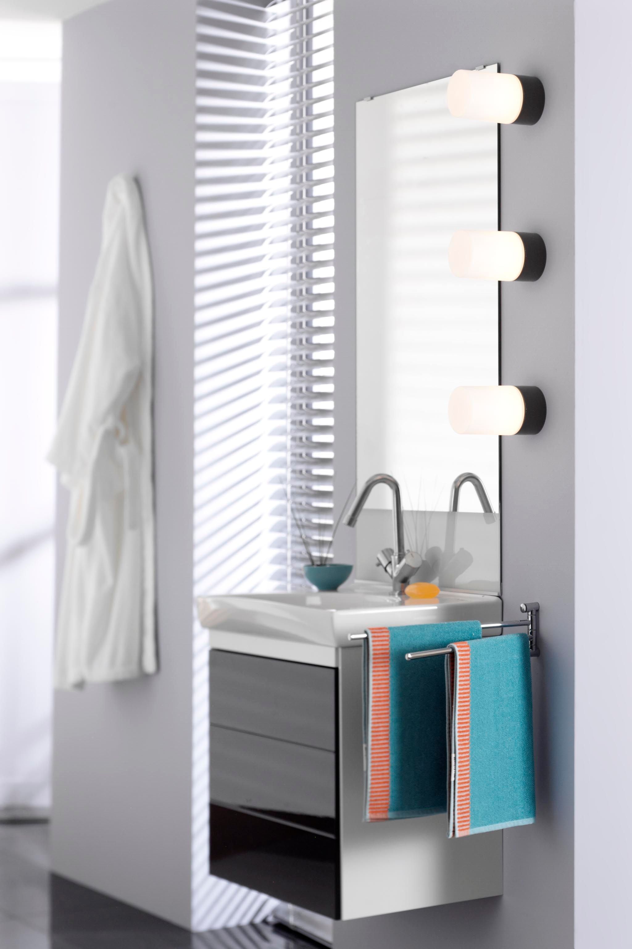 Opus 100/175 Led Porzellan Wand-/Deckenleuchte 2700K schwarz matt opal neben Spiegel übereinander montiert| Ifö Electric