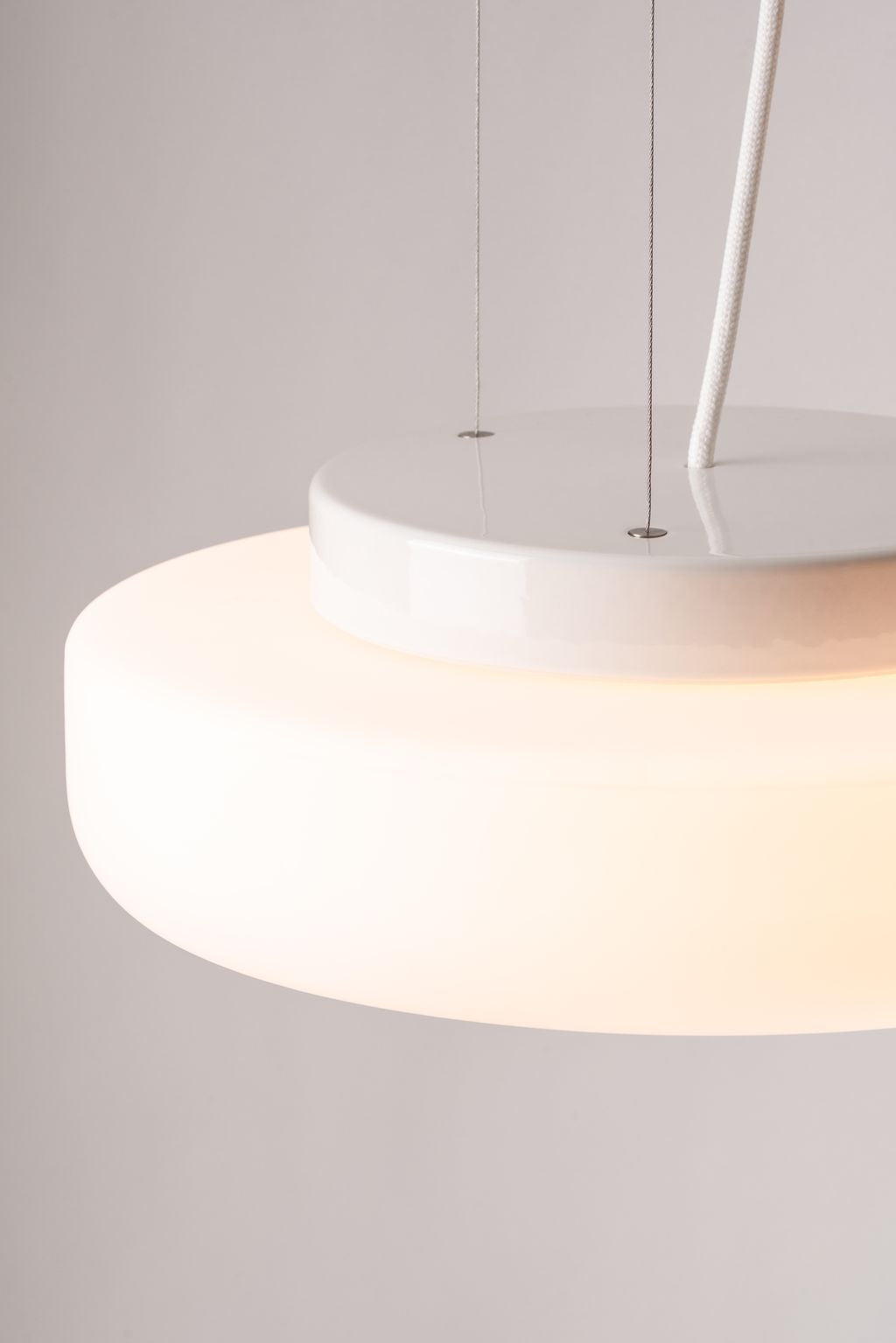 Solenne Pendant 360/140 Porzellan Pendelleuchte Led DALI 3000K IP20 | Ifö Electric weiss Detailfoto