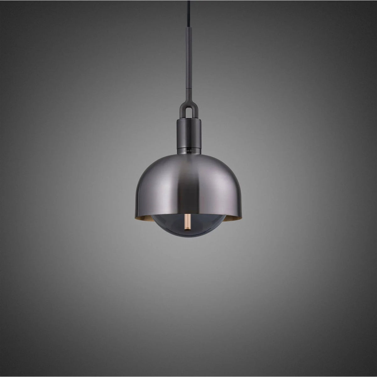 Buster + Punch Forked Pendant Medium in Gun Metal mit Rauchglas-Globus und Metallschirm