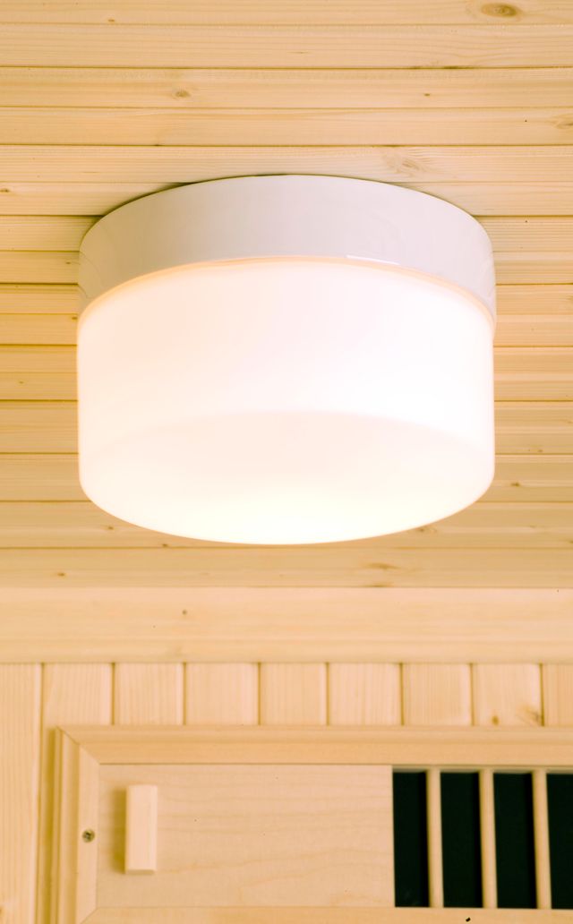 Opus 200/135 Sensor Porzellan Wand-/Deckenleuchte E27 weiss matt opal Ø 185.5mm | Ifö Electric an Holzdecke montiert