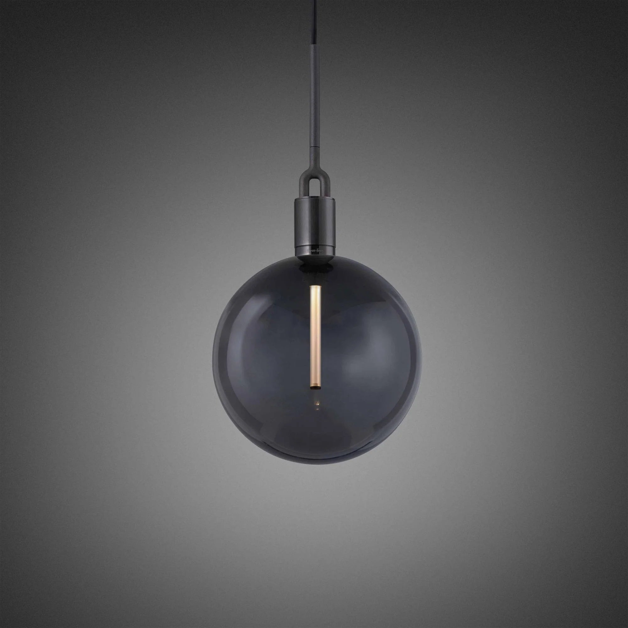 Buster + Punch Forked Globe Large, mundgeblasene Rauchglas-Kugel