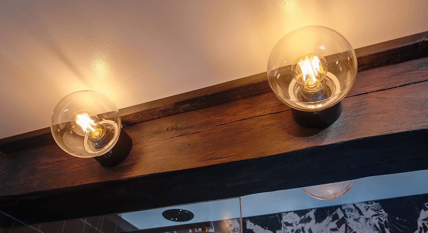 Classic Globe 180 IP54 E27 schwarz | Ifö Electric