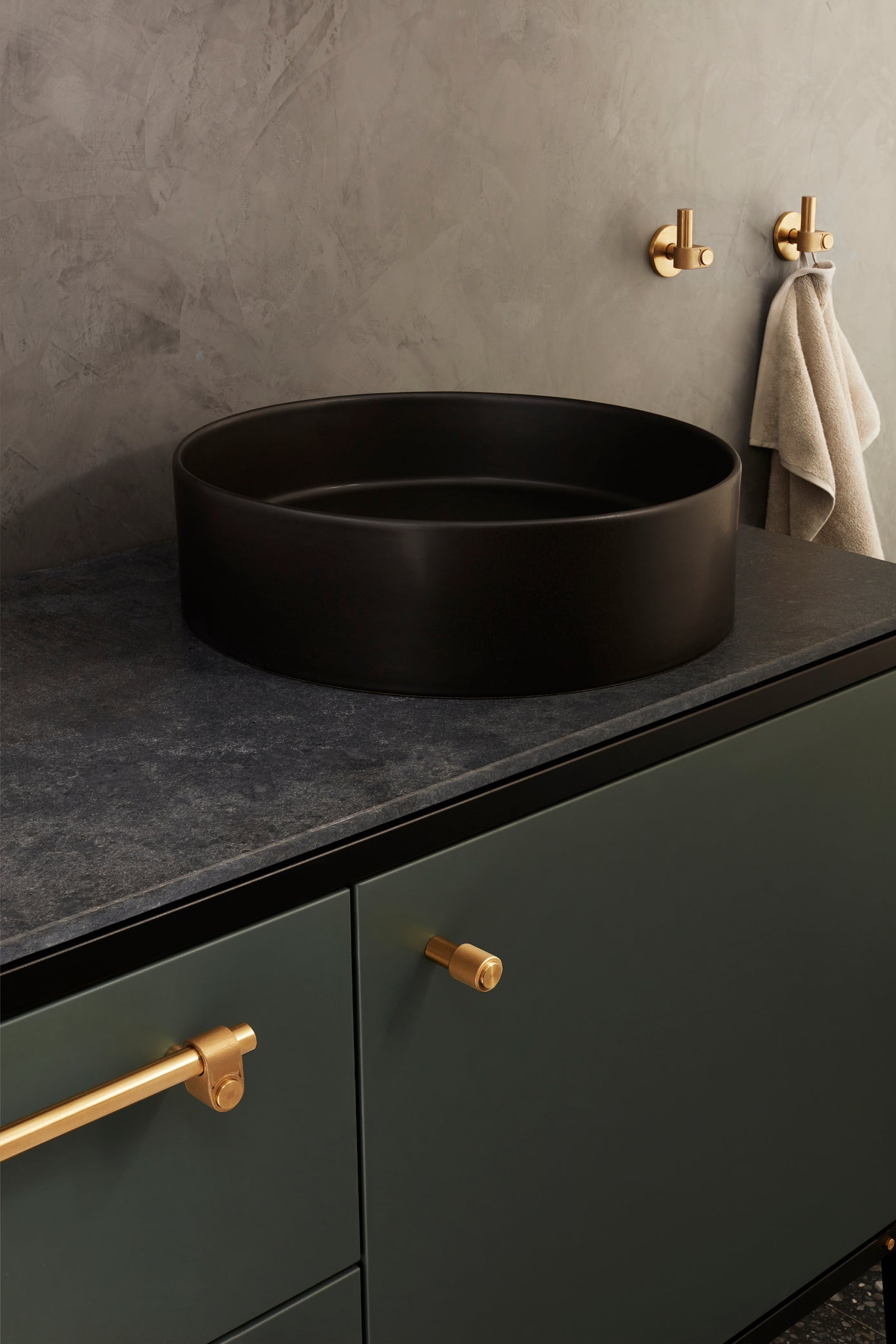 «Cast» wall hook