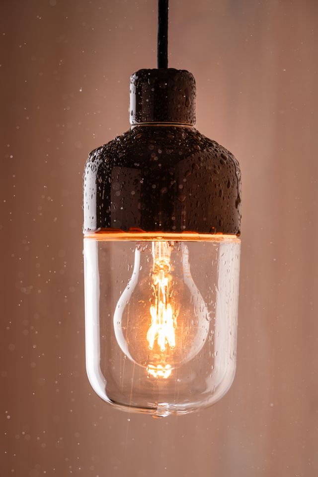 Suspension Ohm porcelaine 100/215 extérieur verre clair IP44 | Ifö Électrique 
