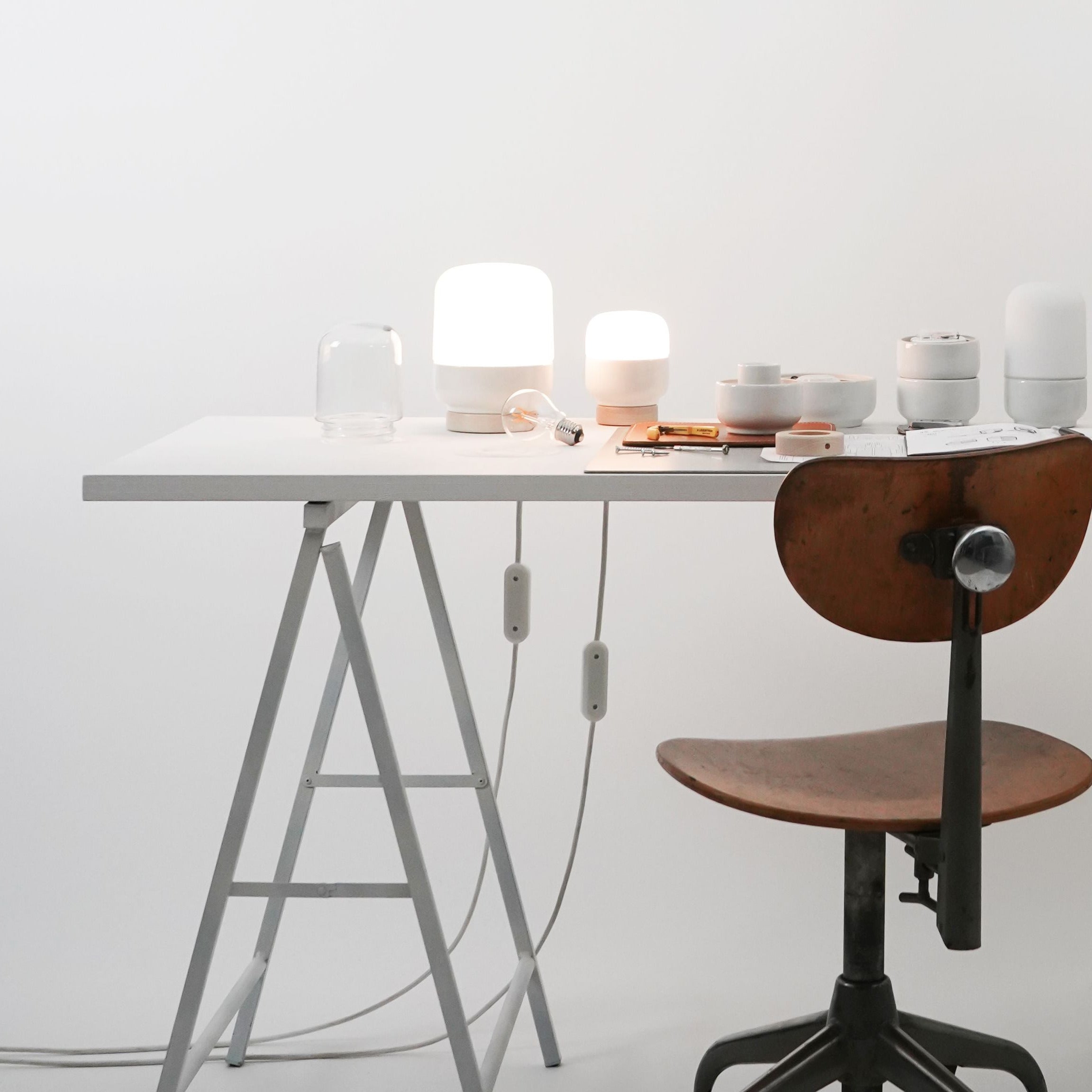 Tischleuchte Porzellan Ohm Table 140/135 weiss matt opal | Ifö Electric