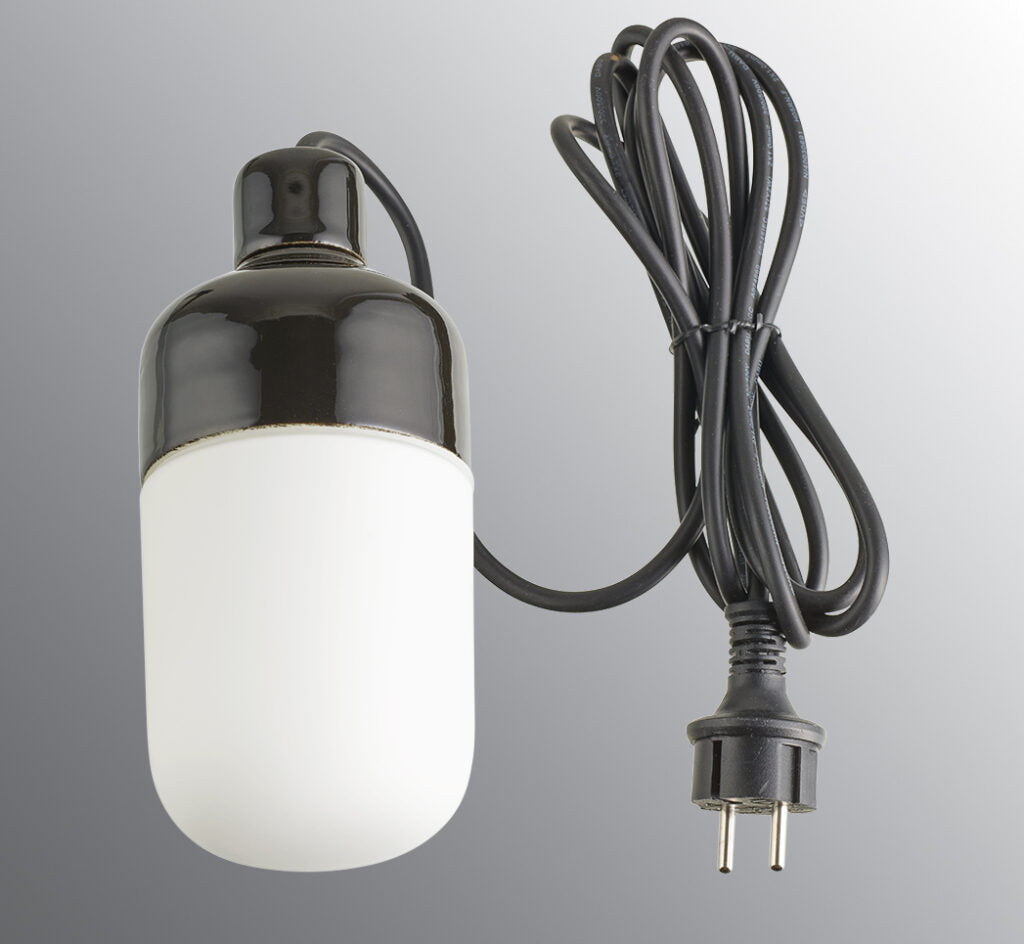 Ohm Pendelleuchte Porzellan 100/215 Outdoor schwarz matt opal | Ifö Electric