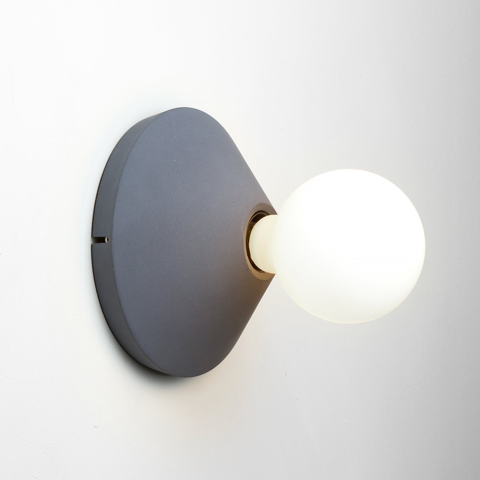 Ada | Wand- Deckenleuchte Beton