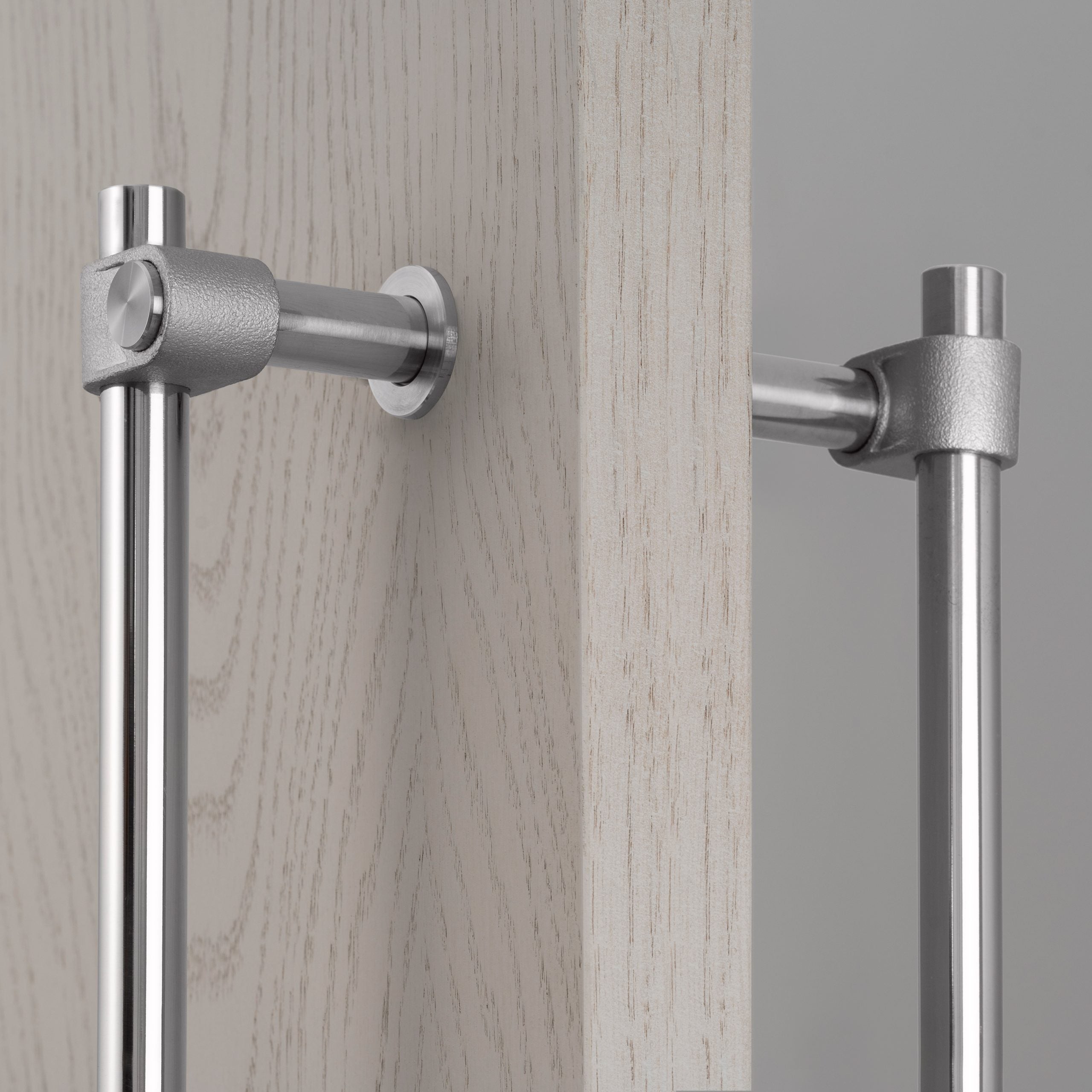 Detailfoto Doppelseitiger Möbelgriff Schrankgriff Guss CAST Stahl