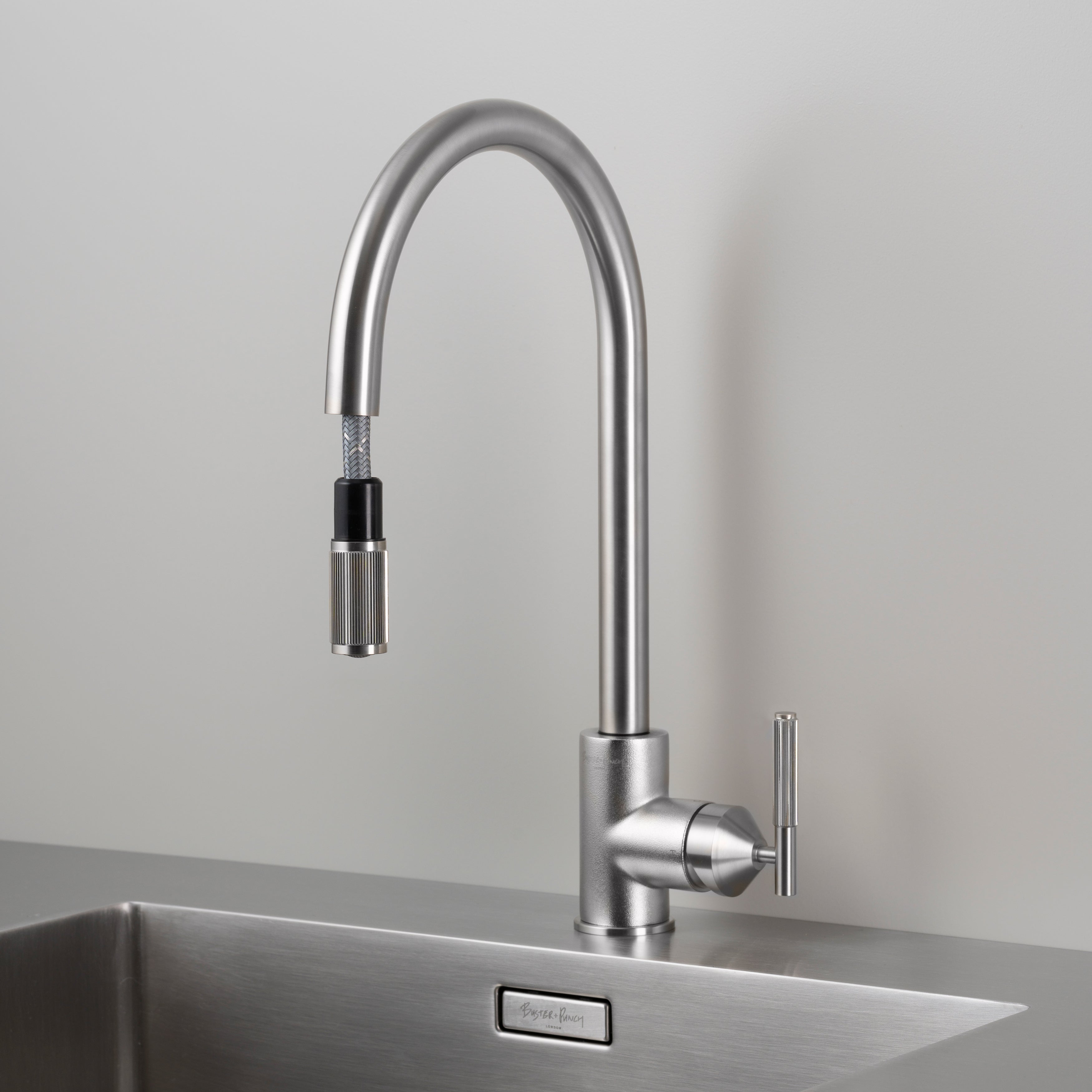 kitchen faucet with pull-out «Linear» 