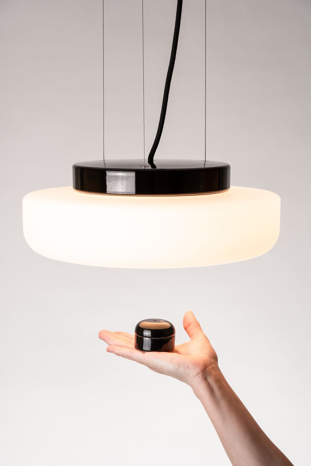 Solenne Pendant 360/140 Porzellan Pendelleuchte Led DALI 3000K IP20  | Ifö Electric schwarz