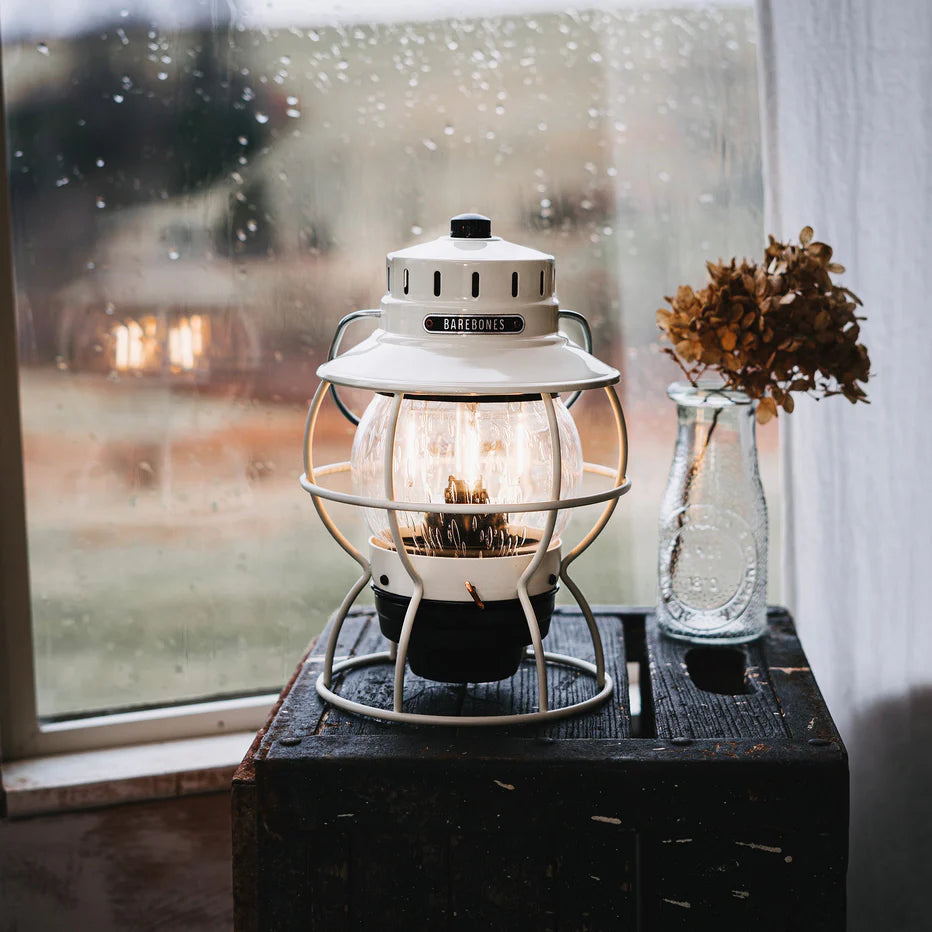 Railroad Lantern Union Pacific Homeward Bound Vintage White Ambiente