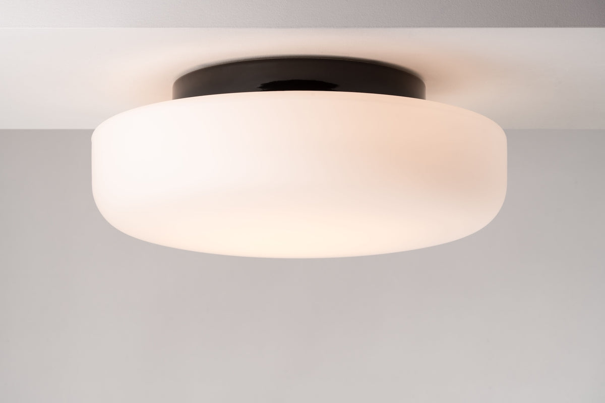 Solenne 360/140 diffuses warmweisses Licht 3000K DALI dimmbar matt-opales Glas schwarz Innenraum