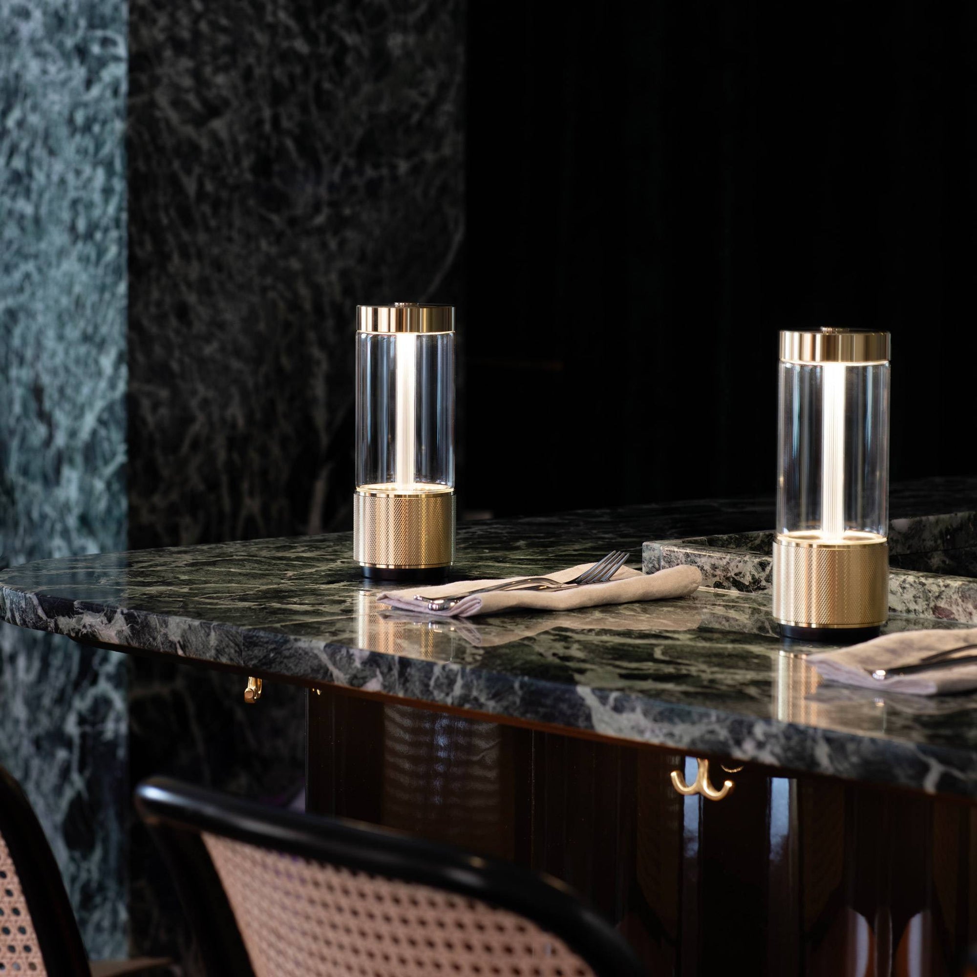 Takeout Akkulaterne | Buster + Punch