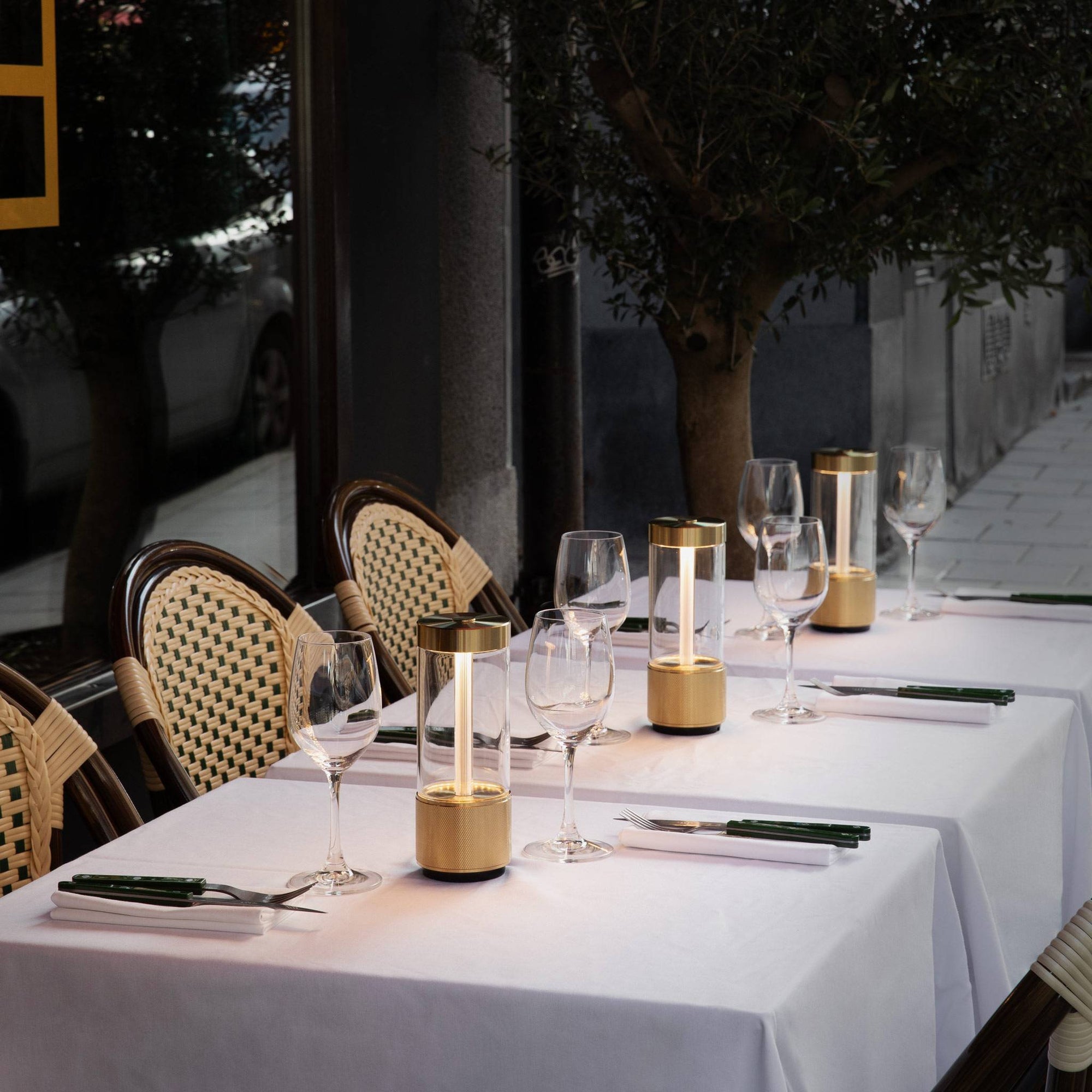 Takeout Akkulaterne | Buster + Punch