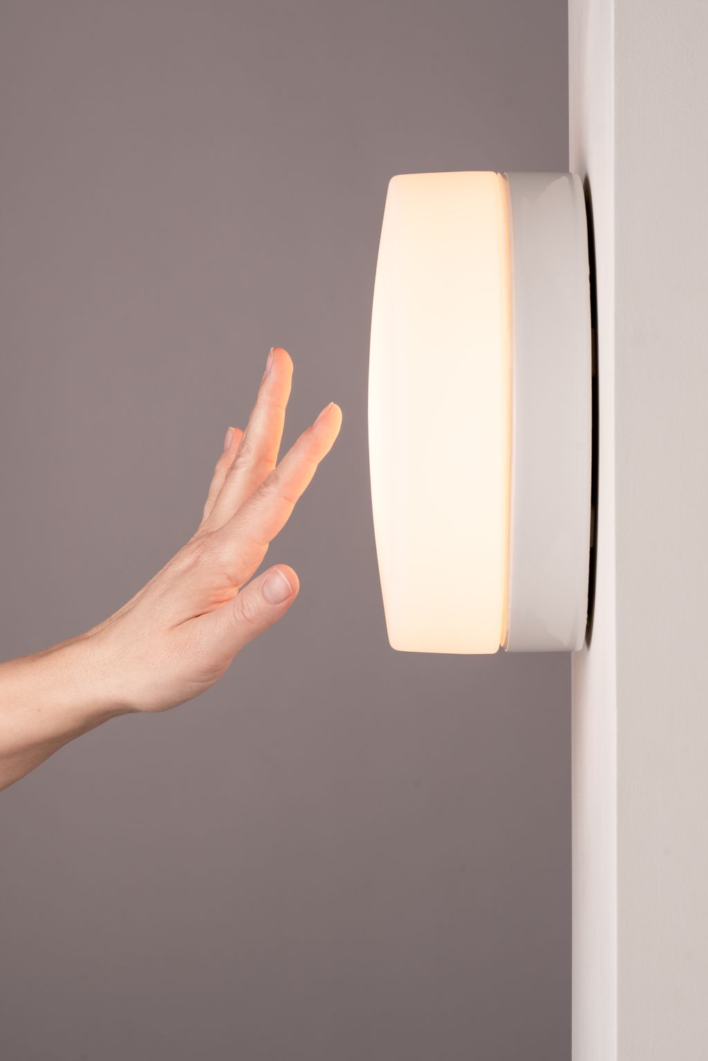 Opus 220/100 Led Porzellan Wand-/Deckenleuchte 3000K matt opal Ø 184mm IP44 | Ifö Electric