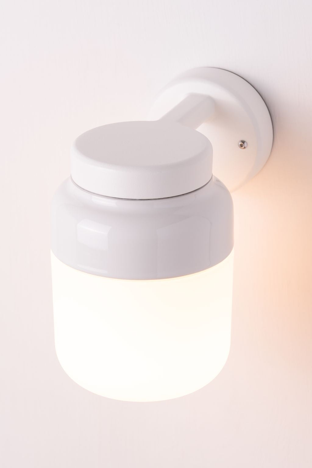 Ohm wall light 140/205 Ø123.5mm IP44 | Ifö Electric 